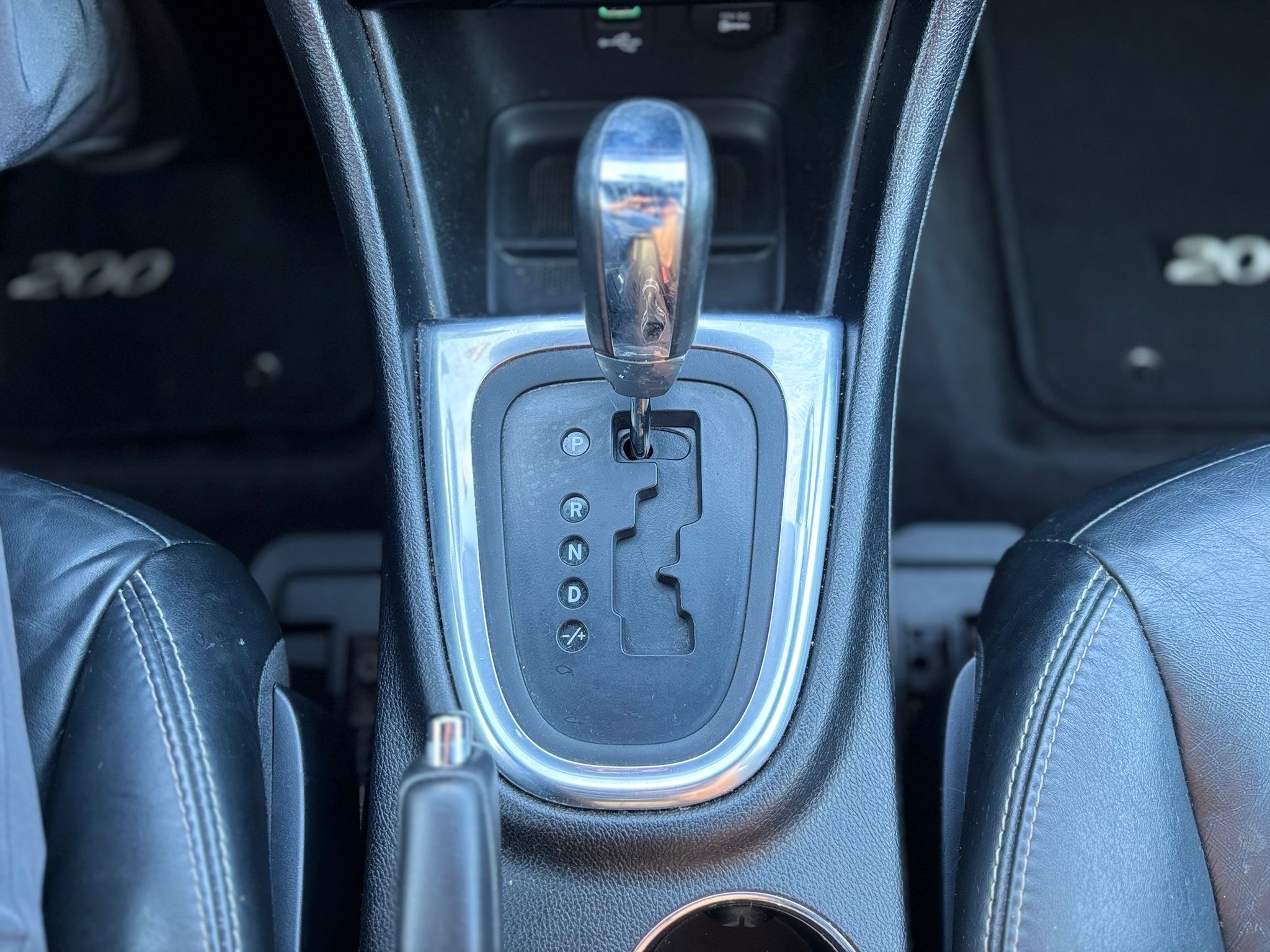 /canwestautoinc/2013-Chrysler-200-1801647201899892.jpg
