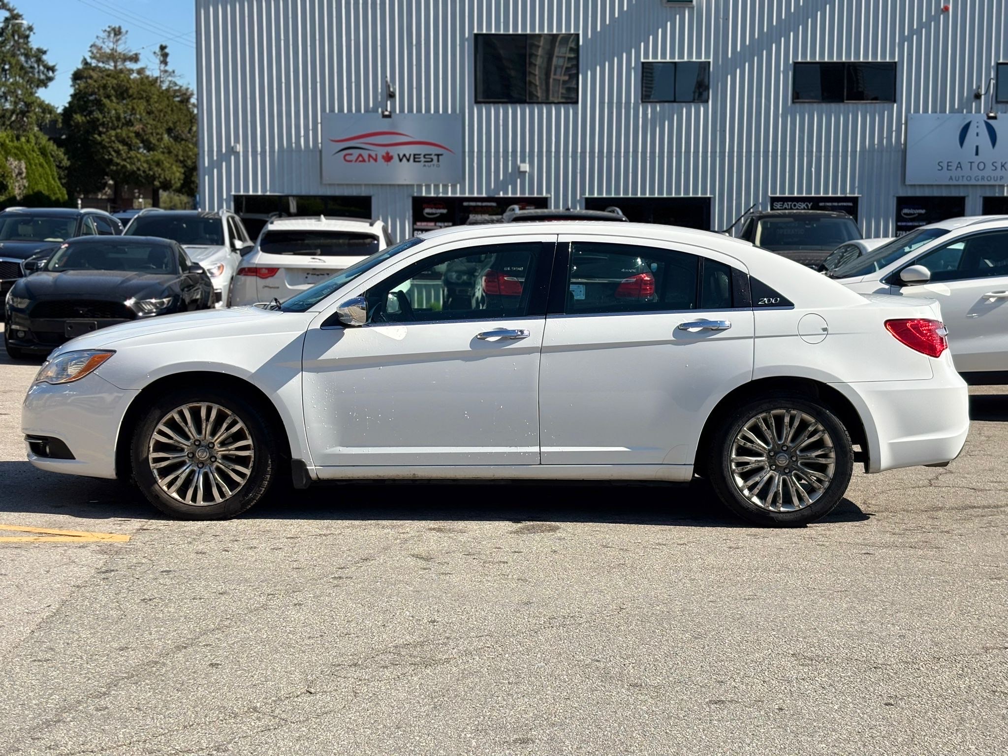 /canwestautoinc/2013-Chrysler-200-6038412702954368.jpg