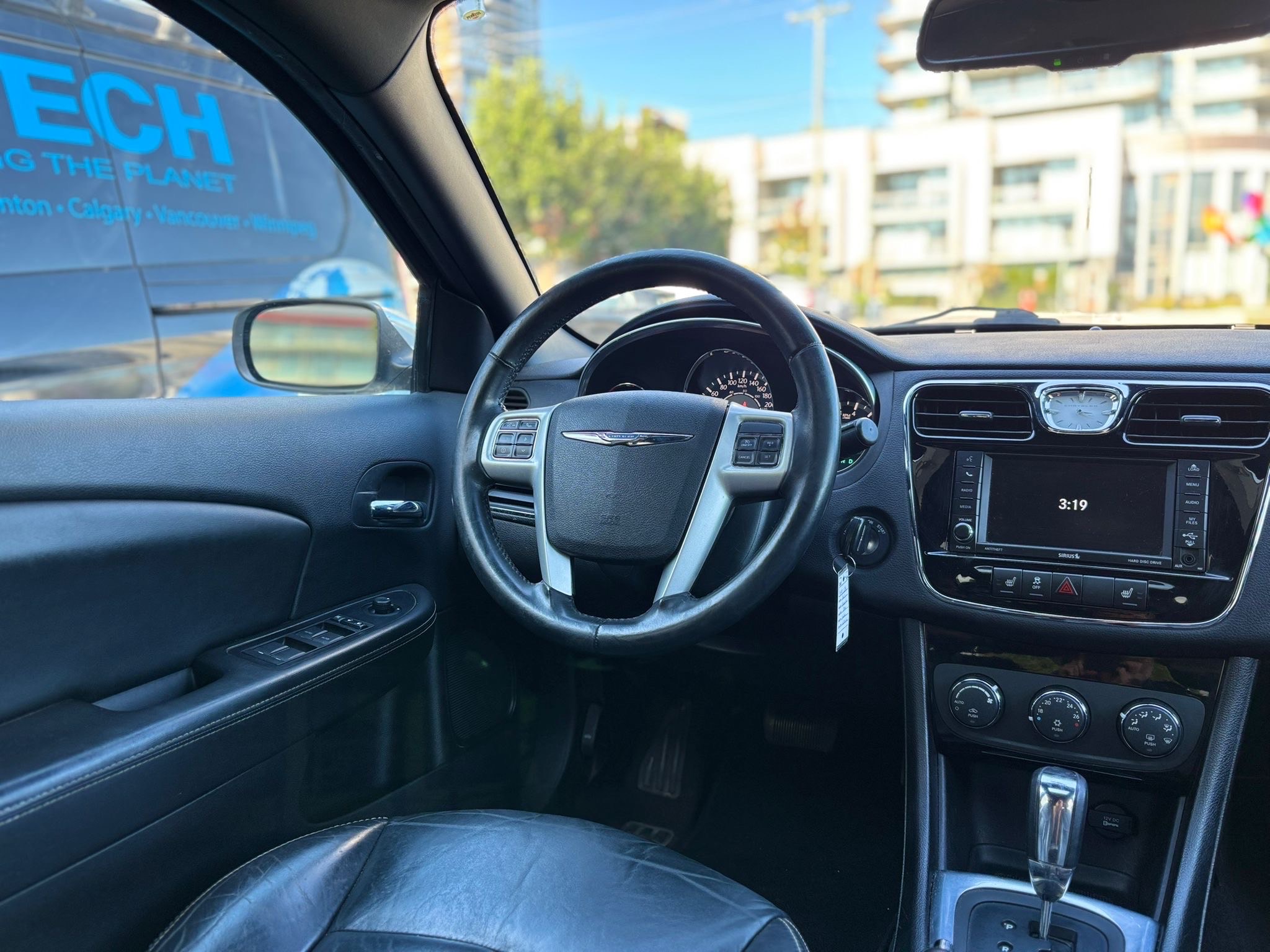 /canwestautoinc/2013-Chrysler-200-9703529830522417.jpg