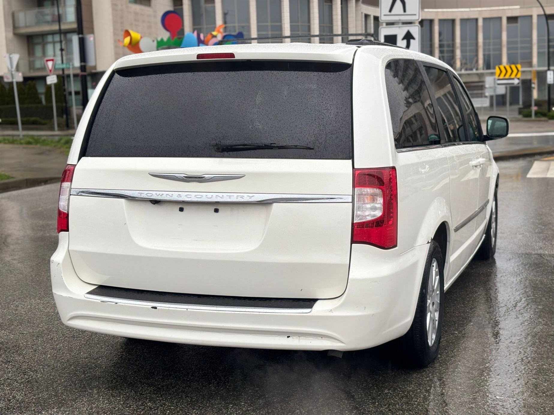 /canwestautoinc/2013-Chrysler-Town&-3651469857777272.jpg