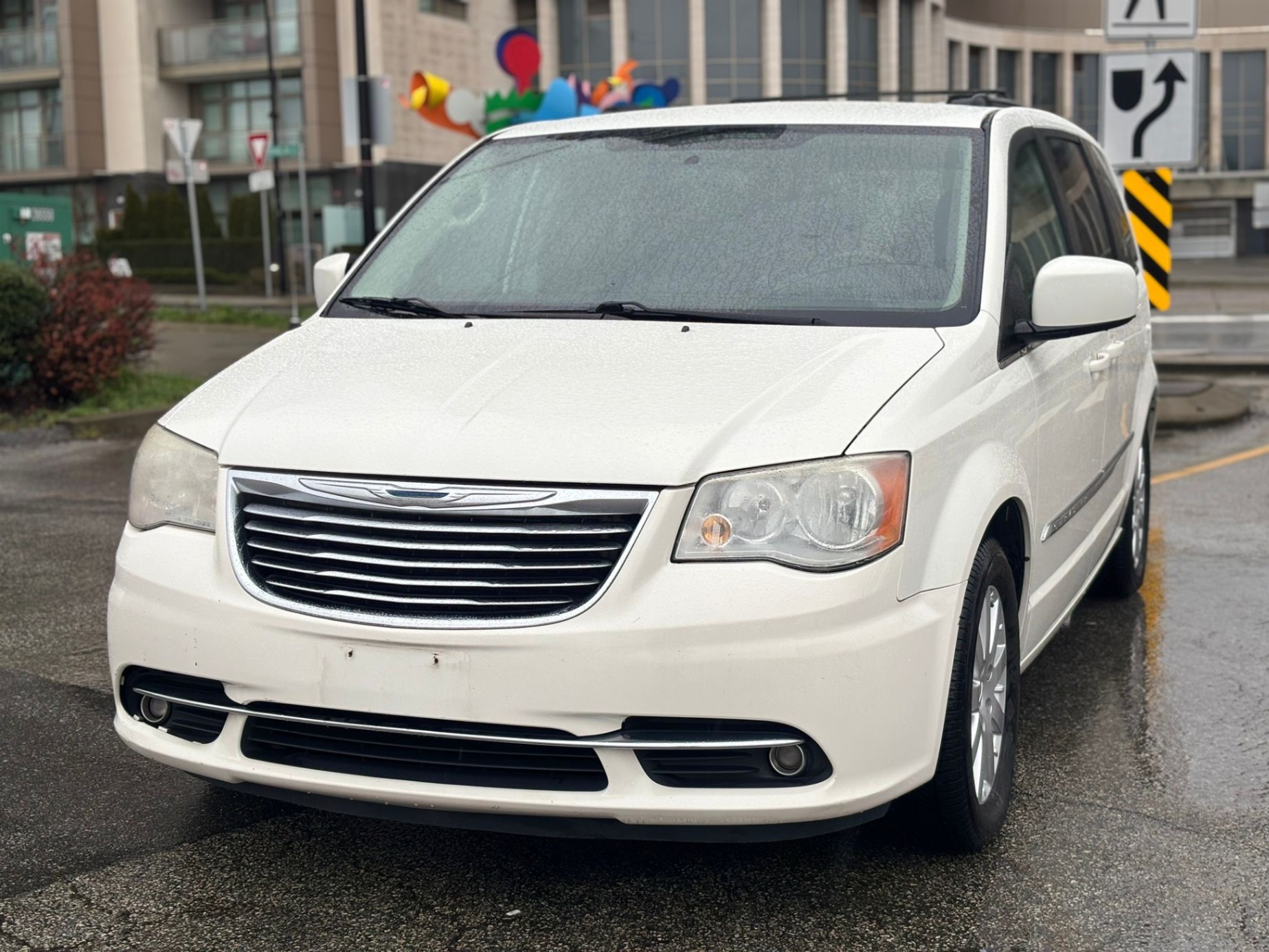 /canwestautoinc/2013-Chrysler-Town&-37573659288350014.jpg