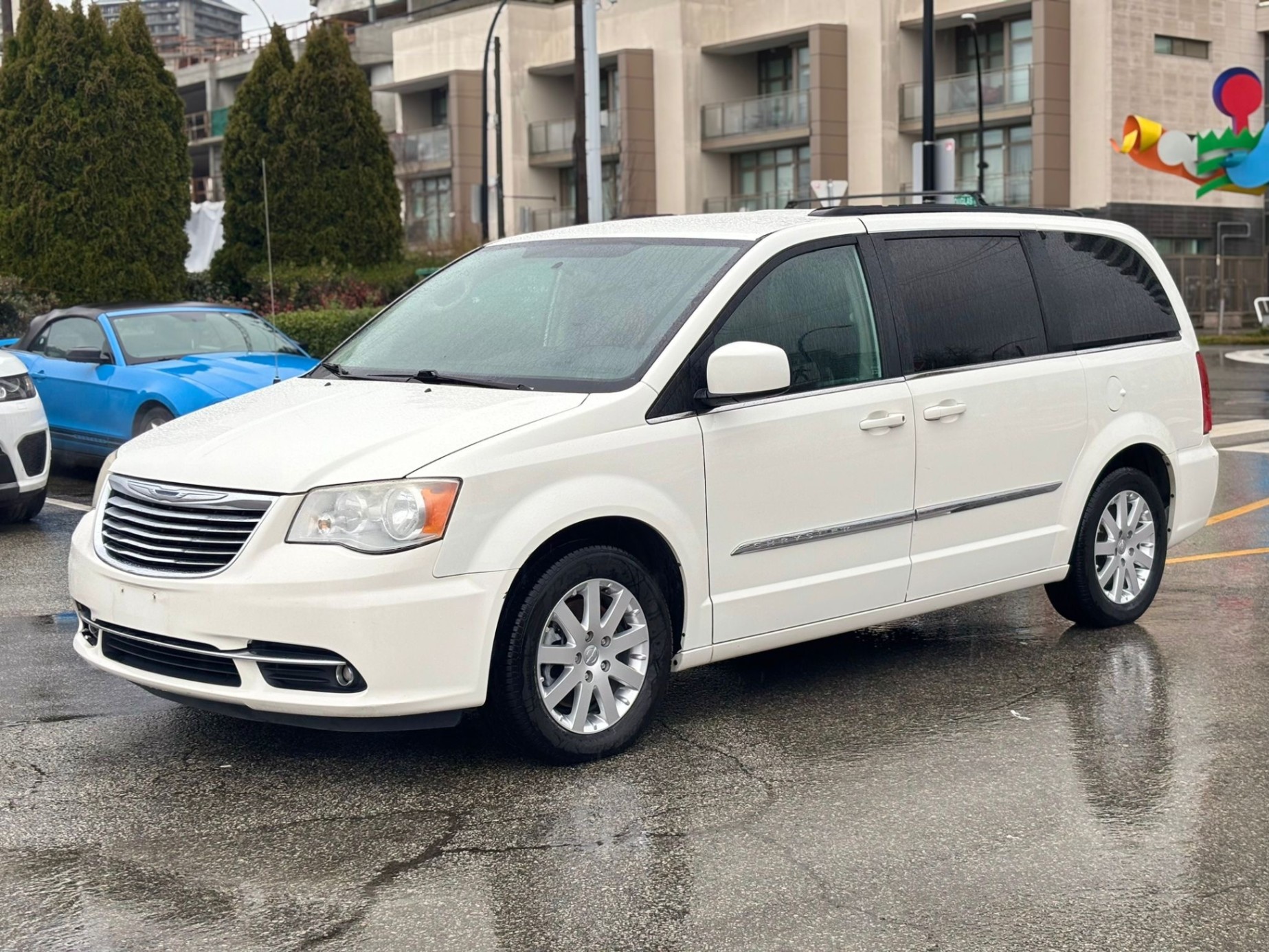 /canwestautoinc/2013-Chrysler-Town&-6311995723192885.jpg