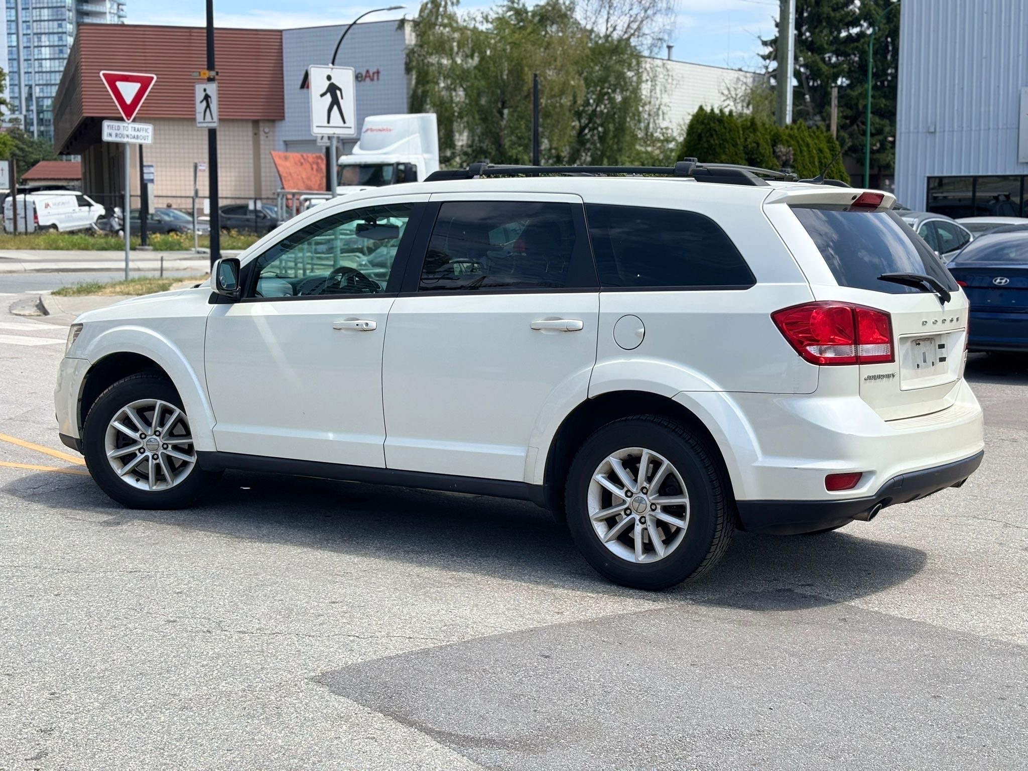/canwestautoinc/2013-Dodge-Journey-32180565996177535.jpg