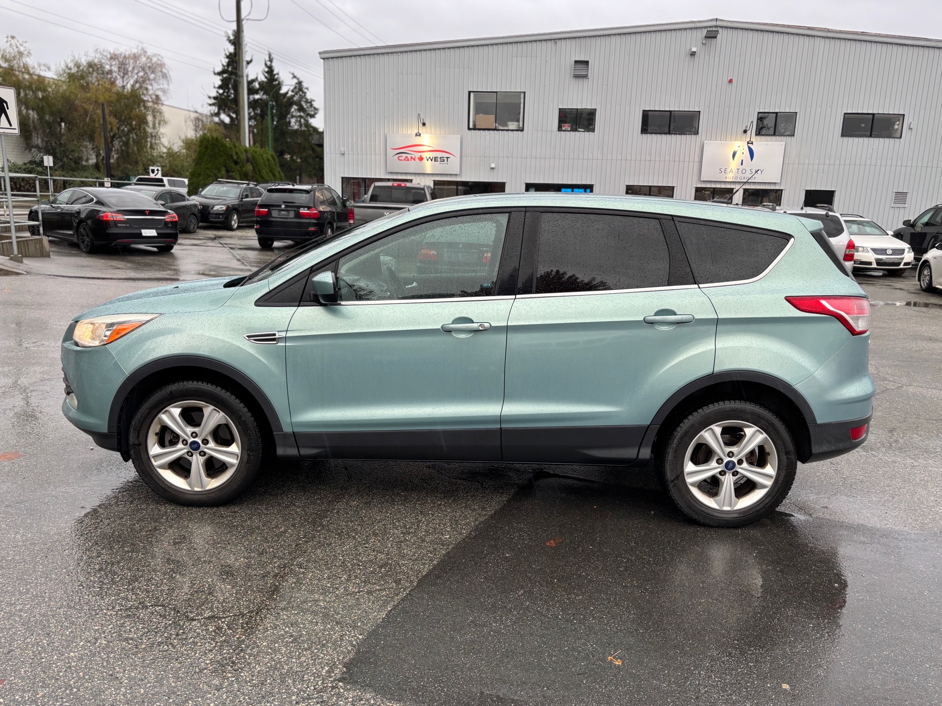 /canwestautoinc/2013-Ford-Escape-024617051228834397.jpg