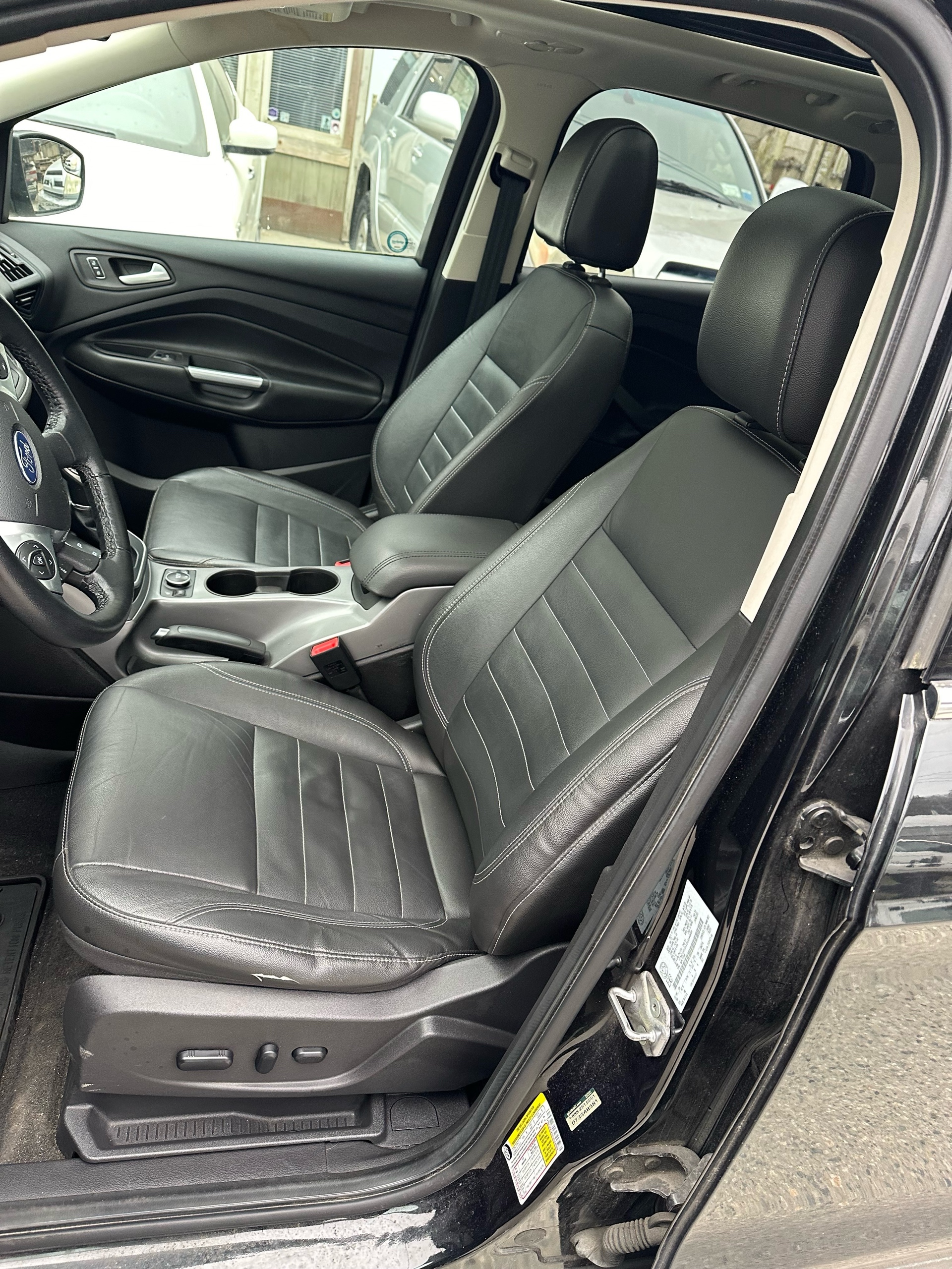 /canwestautoinc/2013-Ford-Escape-05069734598759945.jpg