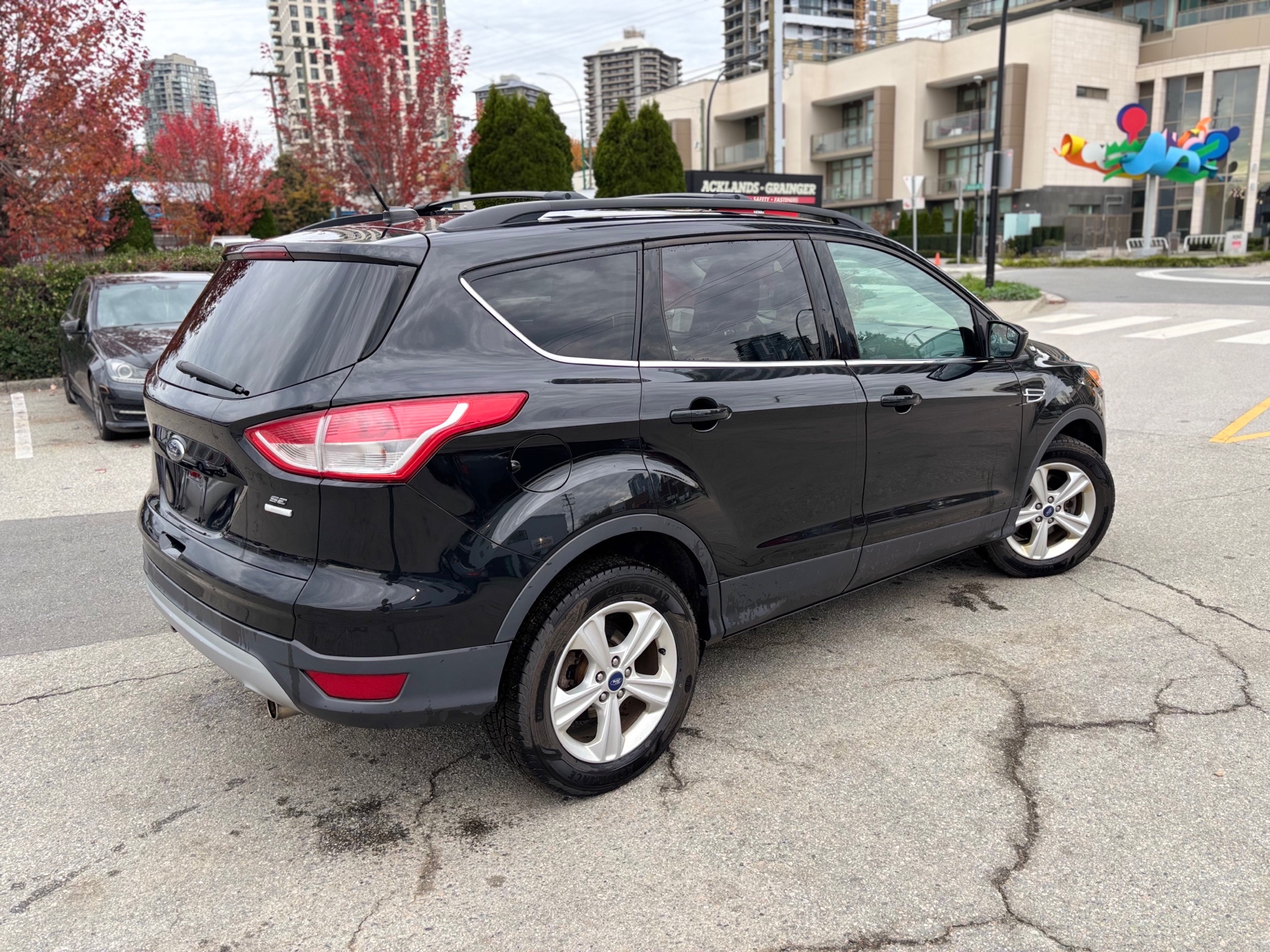 /canwestautoinc/2013-Ford-Escape-10325357601412244.jpg