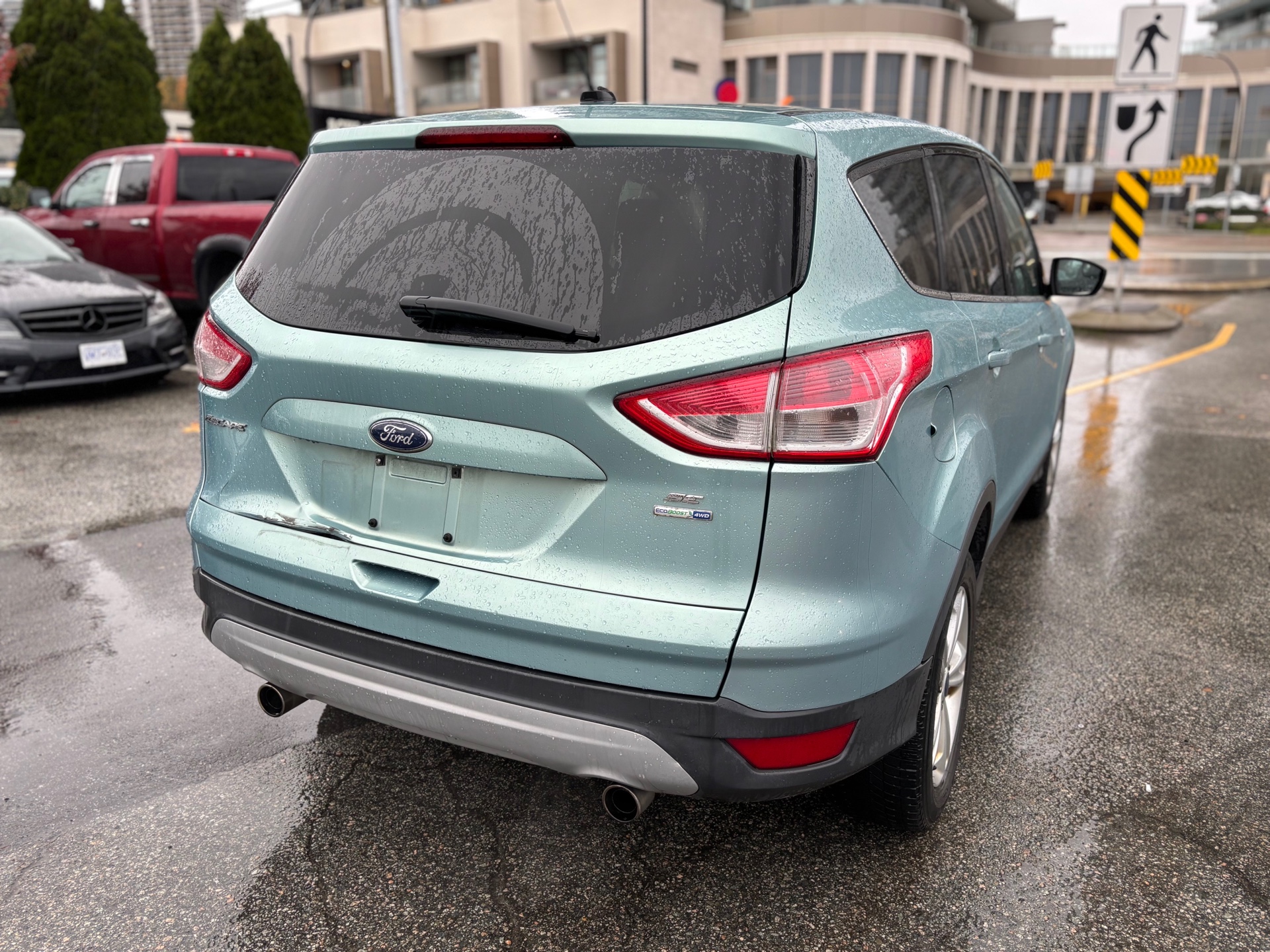 /canwestautoinc/2013-Ford-Escape-21589264684624476.jpg