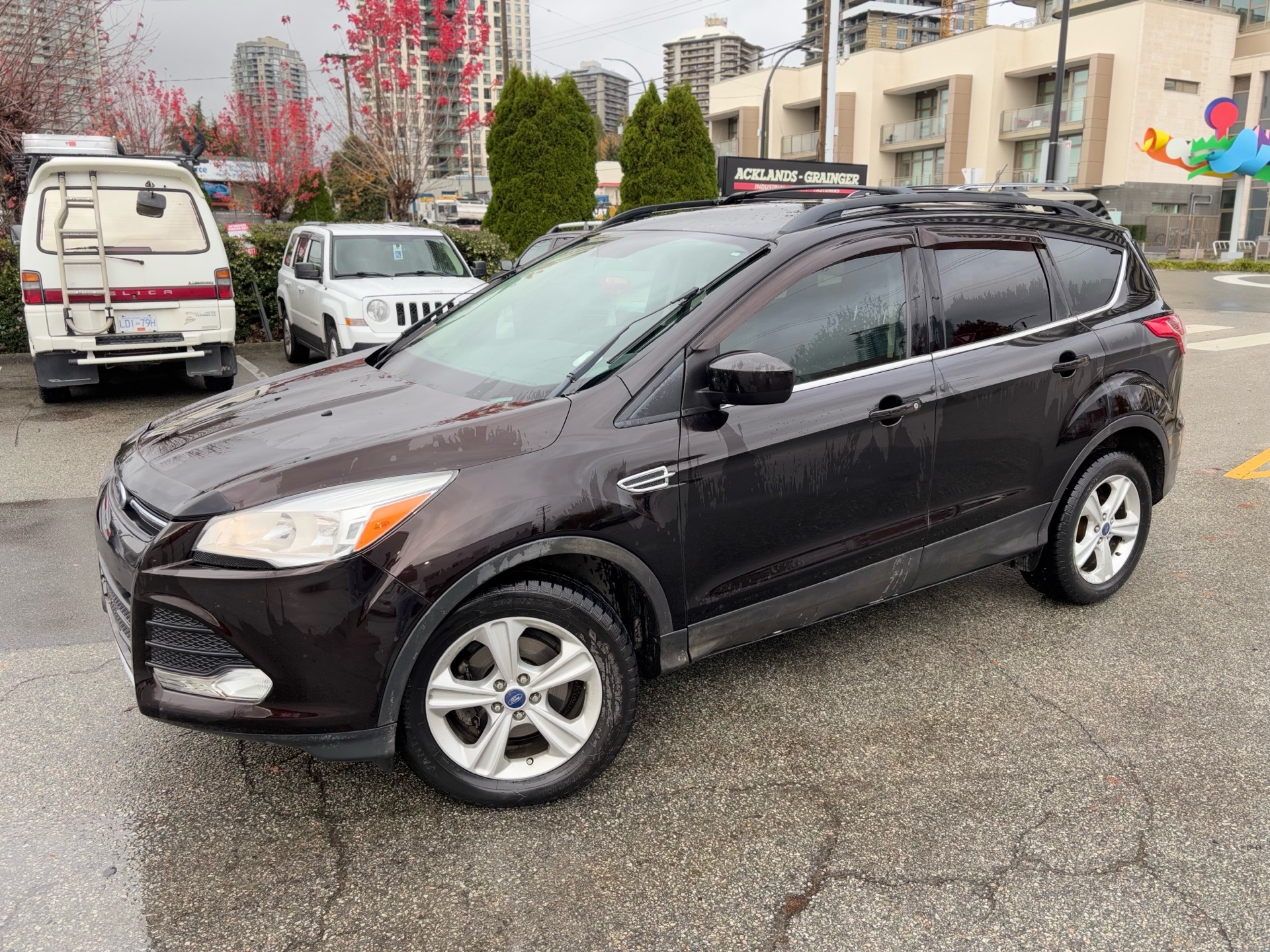 /canwestautoinc/2013-Ford-Escape-2531389650460236.jpg