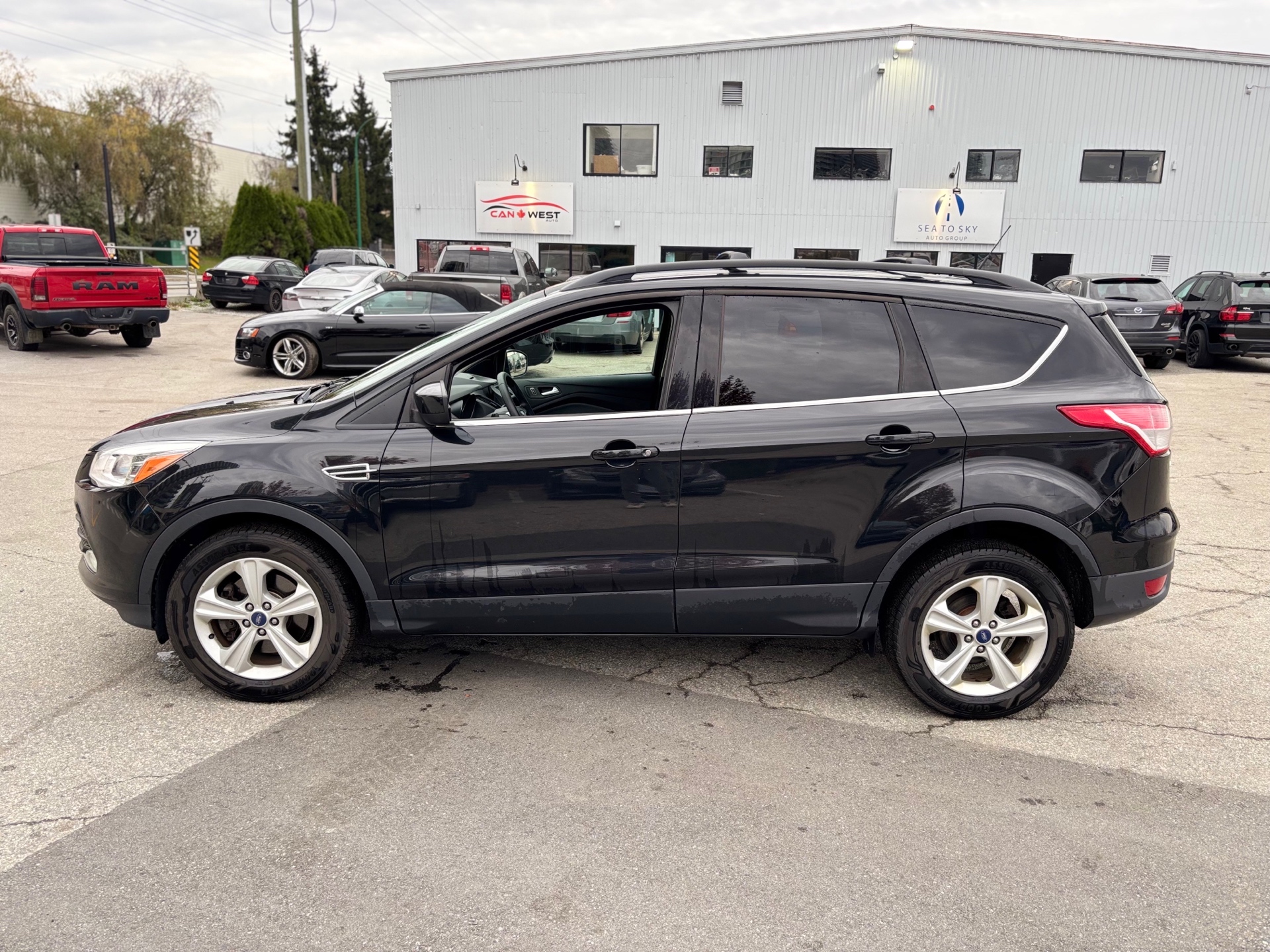 /canwestautoinc/2013-Ford-Escape-5481930990189054.jpg