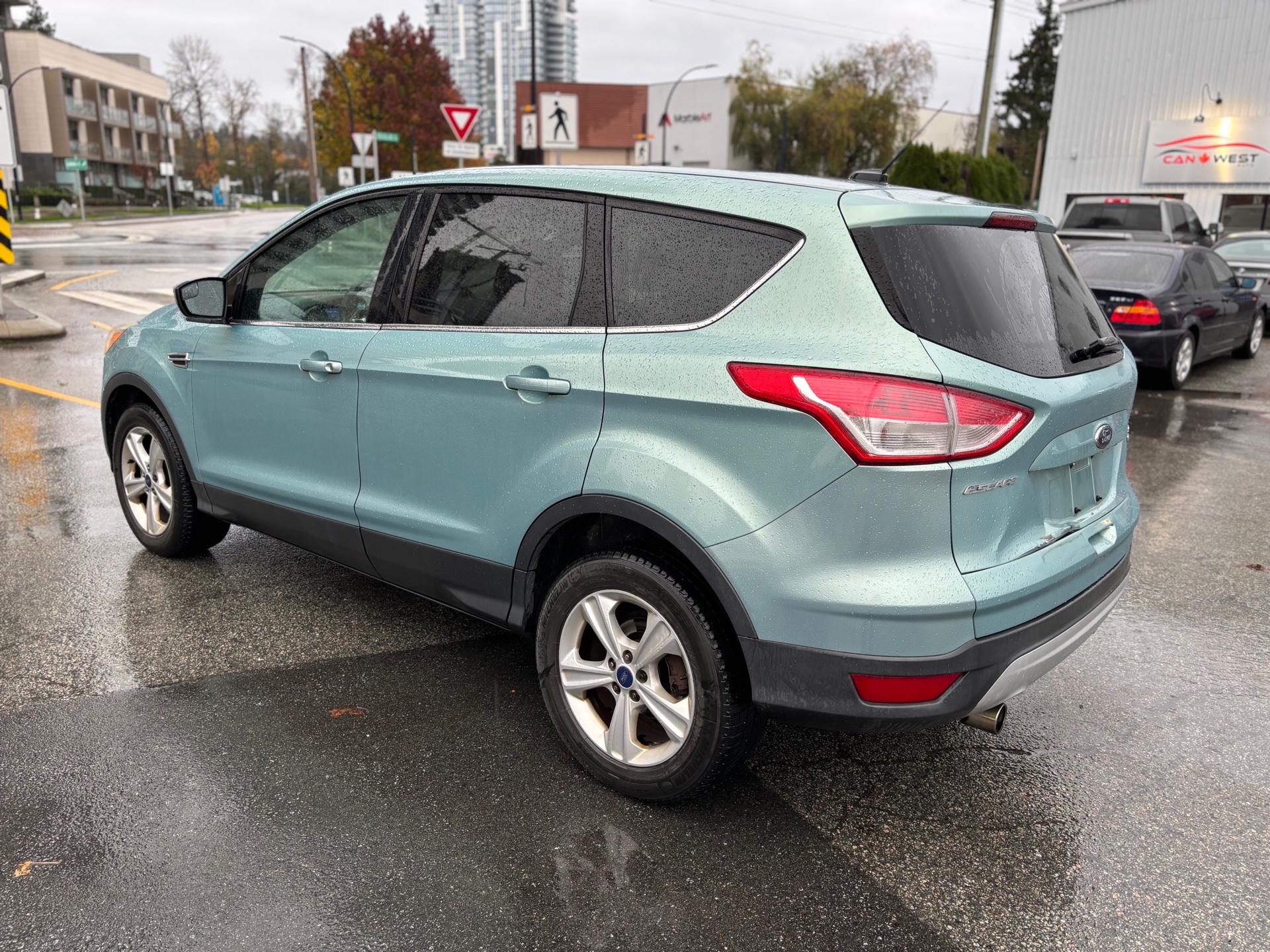 /canwestautoinc/2013-Ford-Escape-7133975494051954.jpg