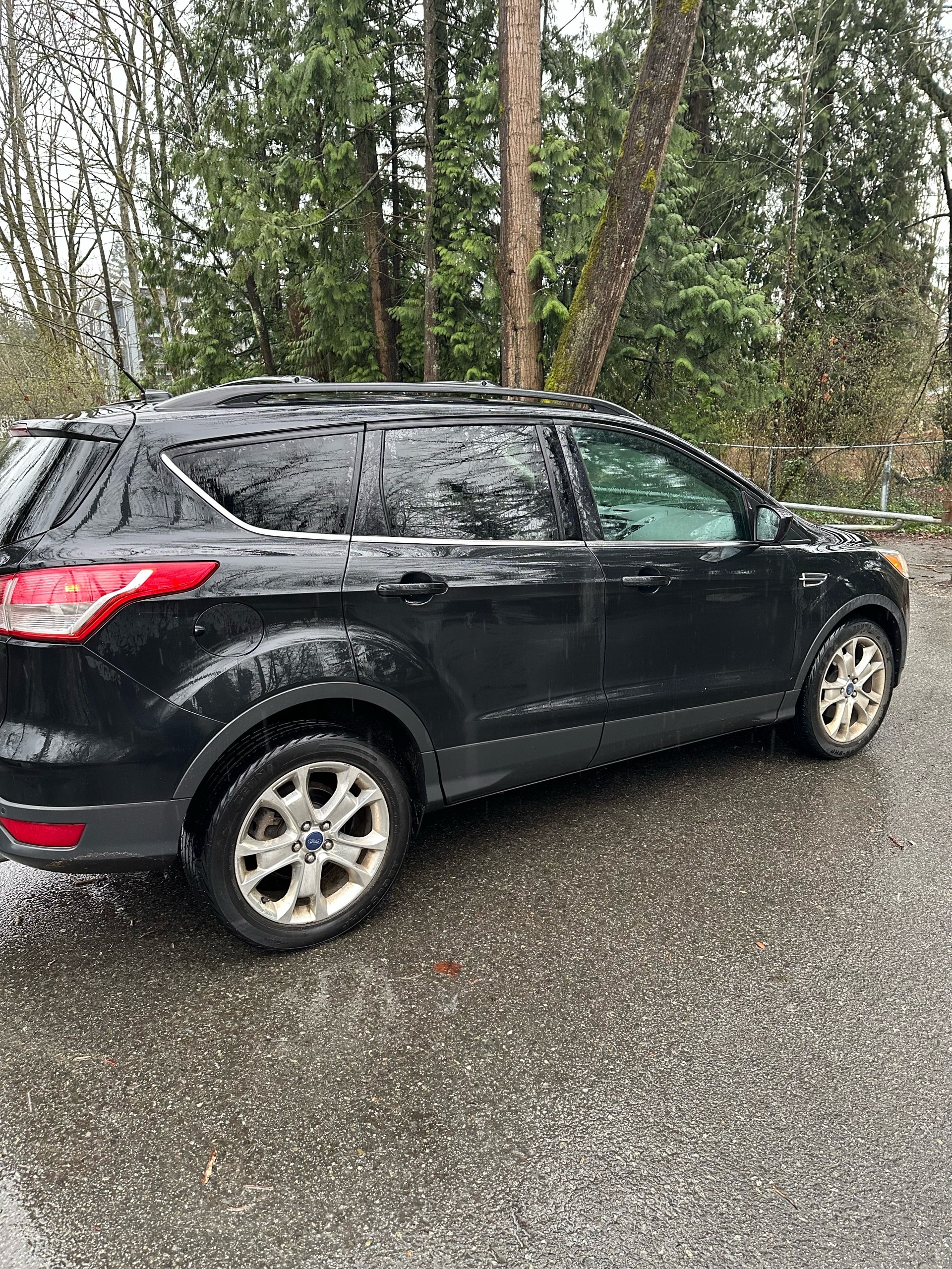 /canwestautoinc/2013-Ford-Escape-8583009068394762.jpg