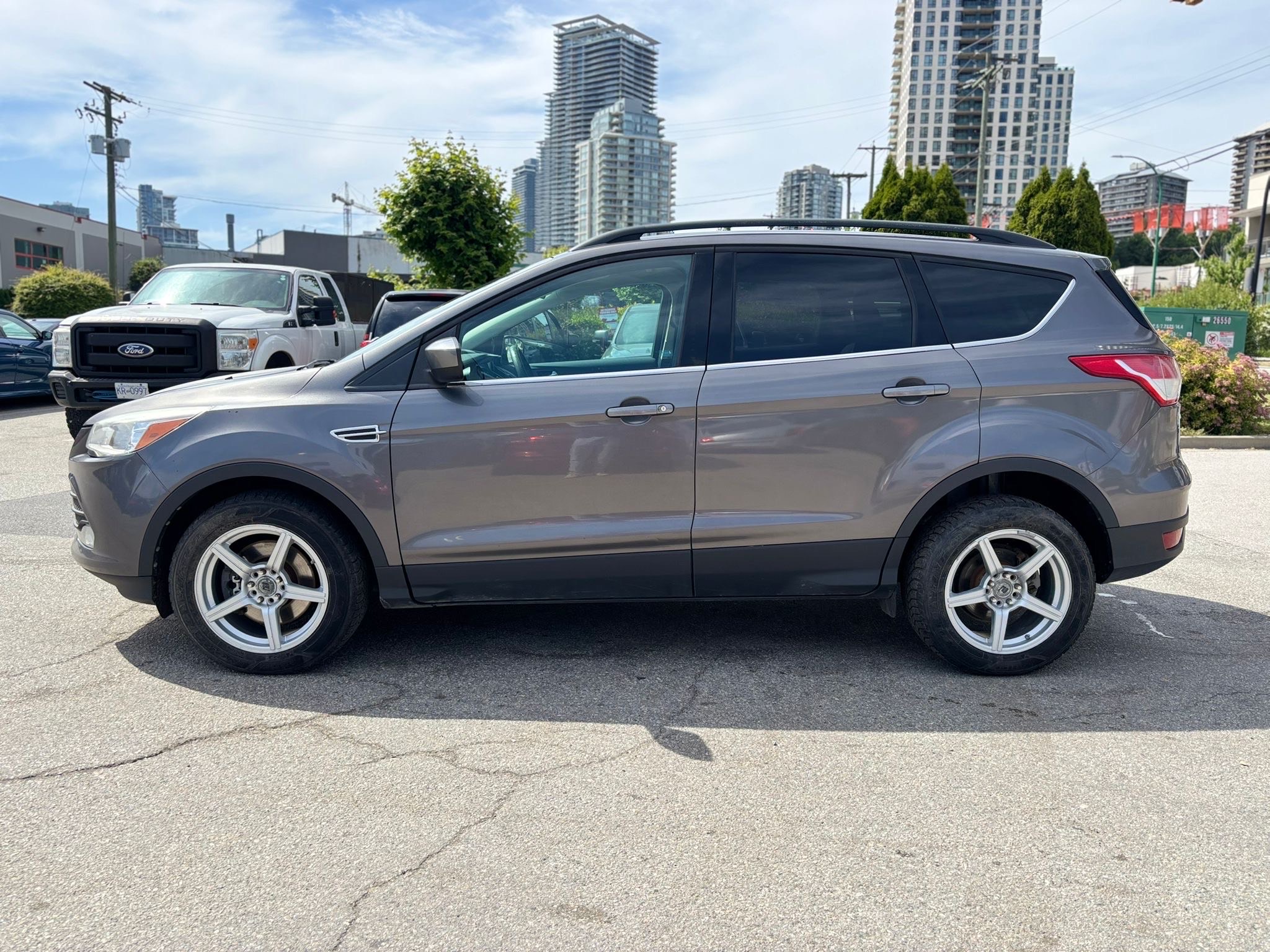 /canwestautoinc/2013-Ford-Escape-9981212979342917.jpg