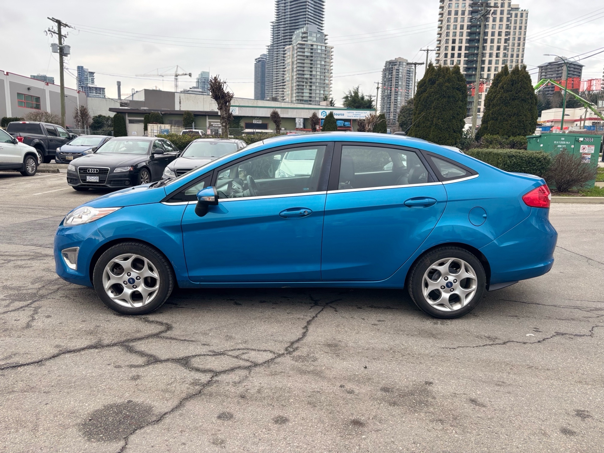 /canwestautoinc/2013-Ford-Fiesta-5591143716602776.jpg