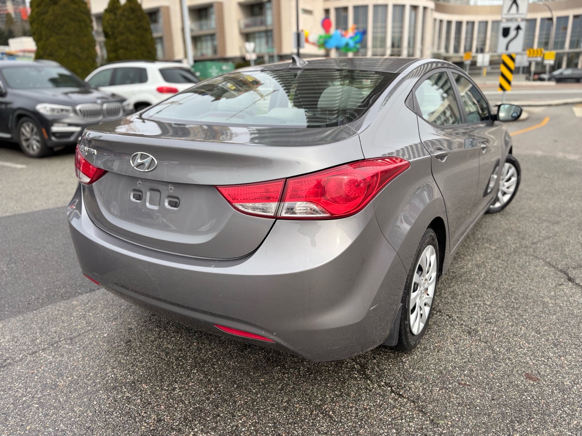 /canwestautoinc/2013-Hyundai-Elantra-3261004785603028.jpg