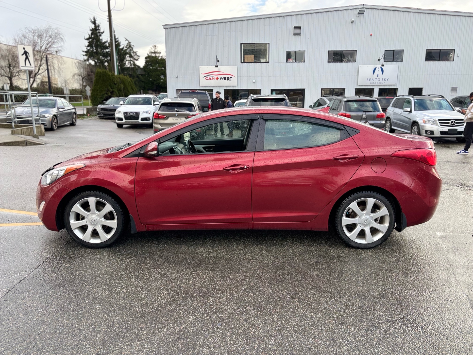 /canwestautoinc/2013-Hyundai-Elantra-49801767734345437.jpg