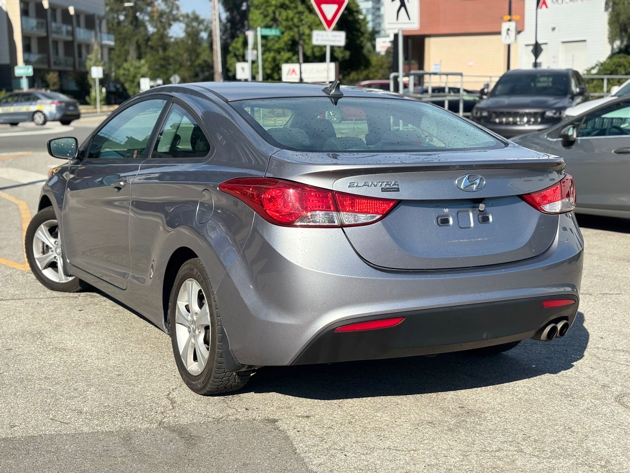 /canwestautoinc/2013-Hyundai-Elantra-5240695474257033.jpg