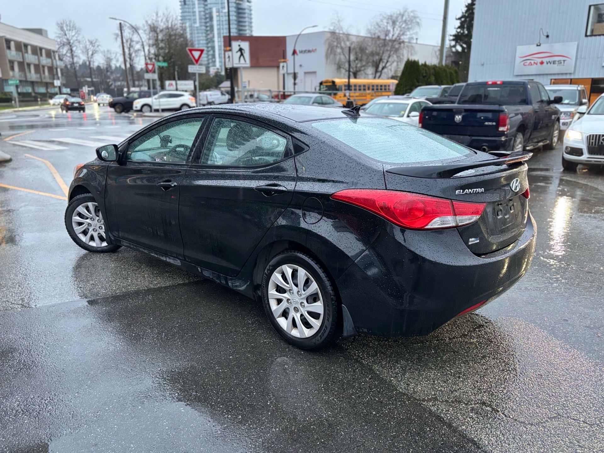 /canwestautoinc/2013-Hyundai-Elantra-8017213396674392.jpg