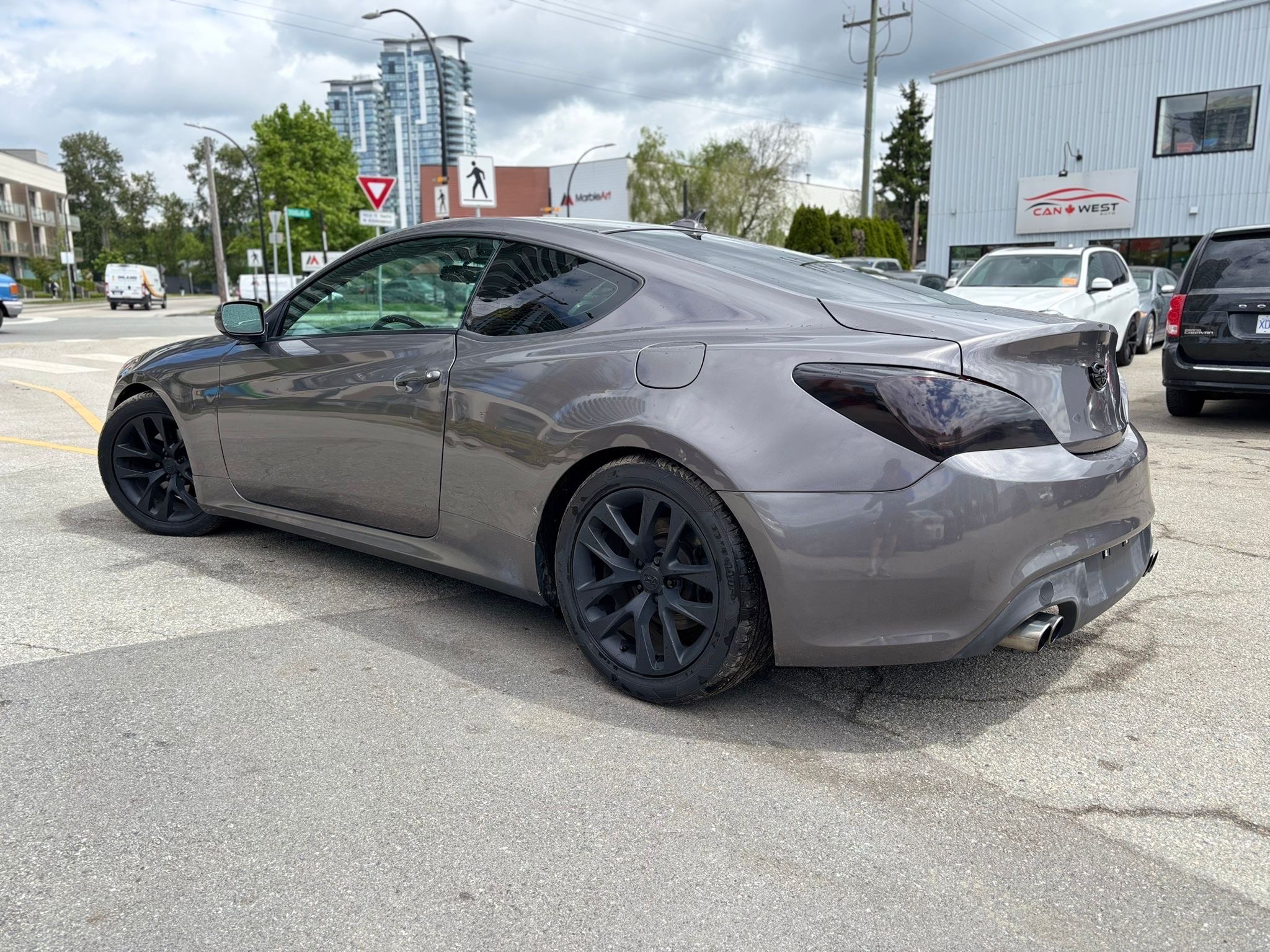 /canwestautoinc/2013-Hyundai-Genesis-4802559138357625.jpg