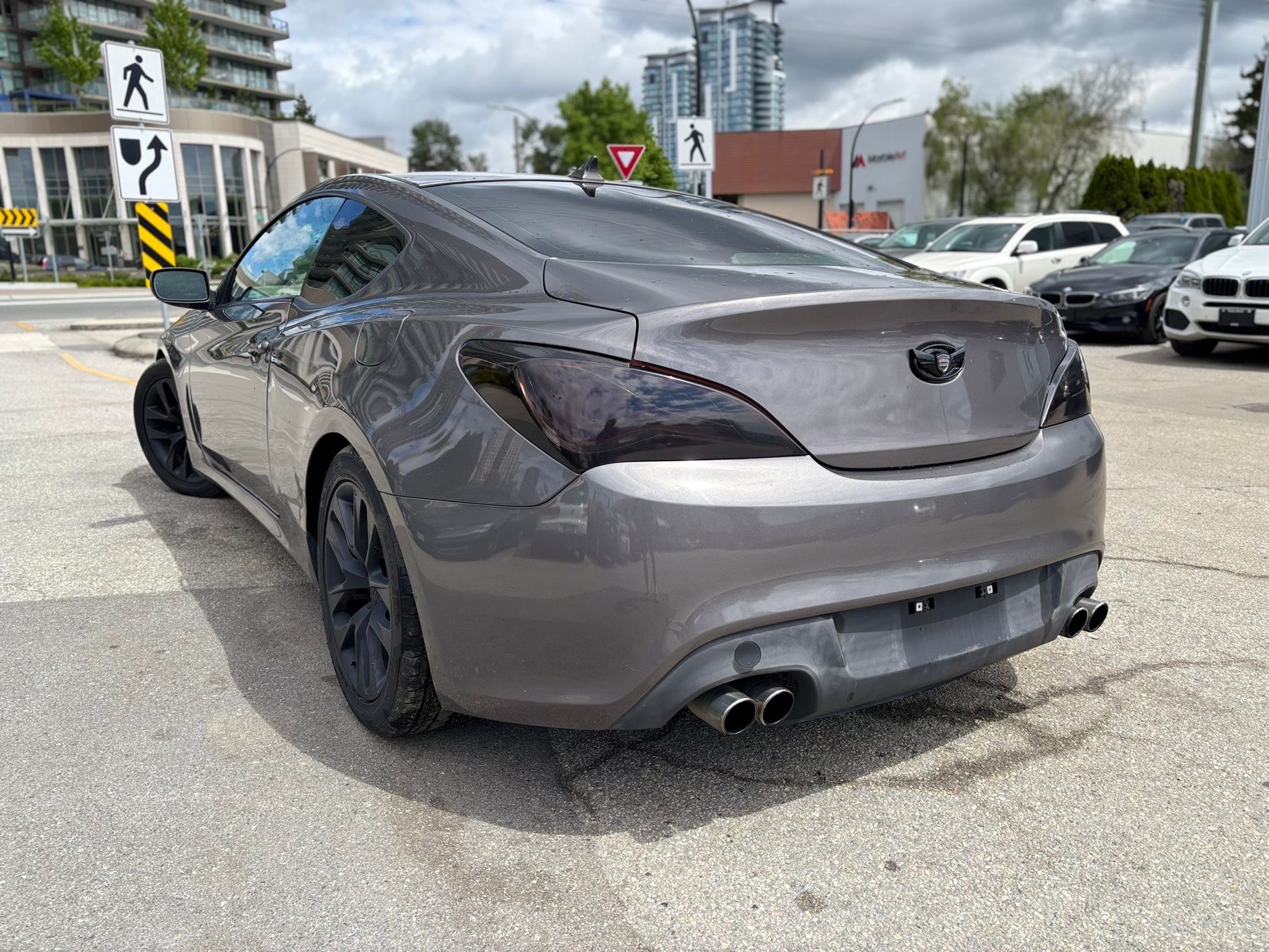 /canwestautoinc/2013-Hyundai-Genesis-5566298219955879.jpg