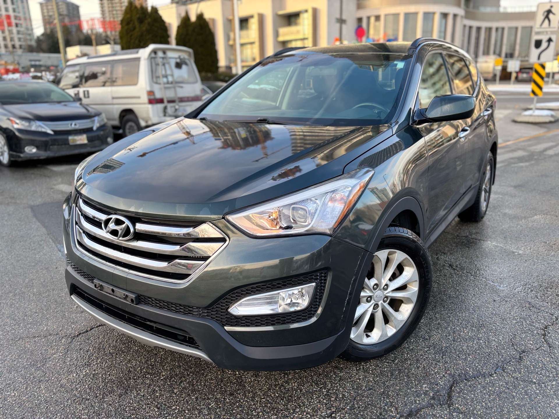 /canwestautoinc/2013-Hyundai-SantaFe-05685634593567457.jpg