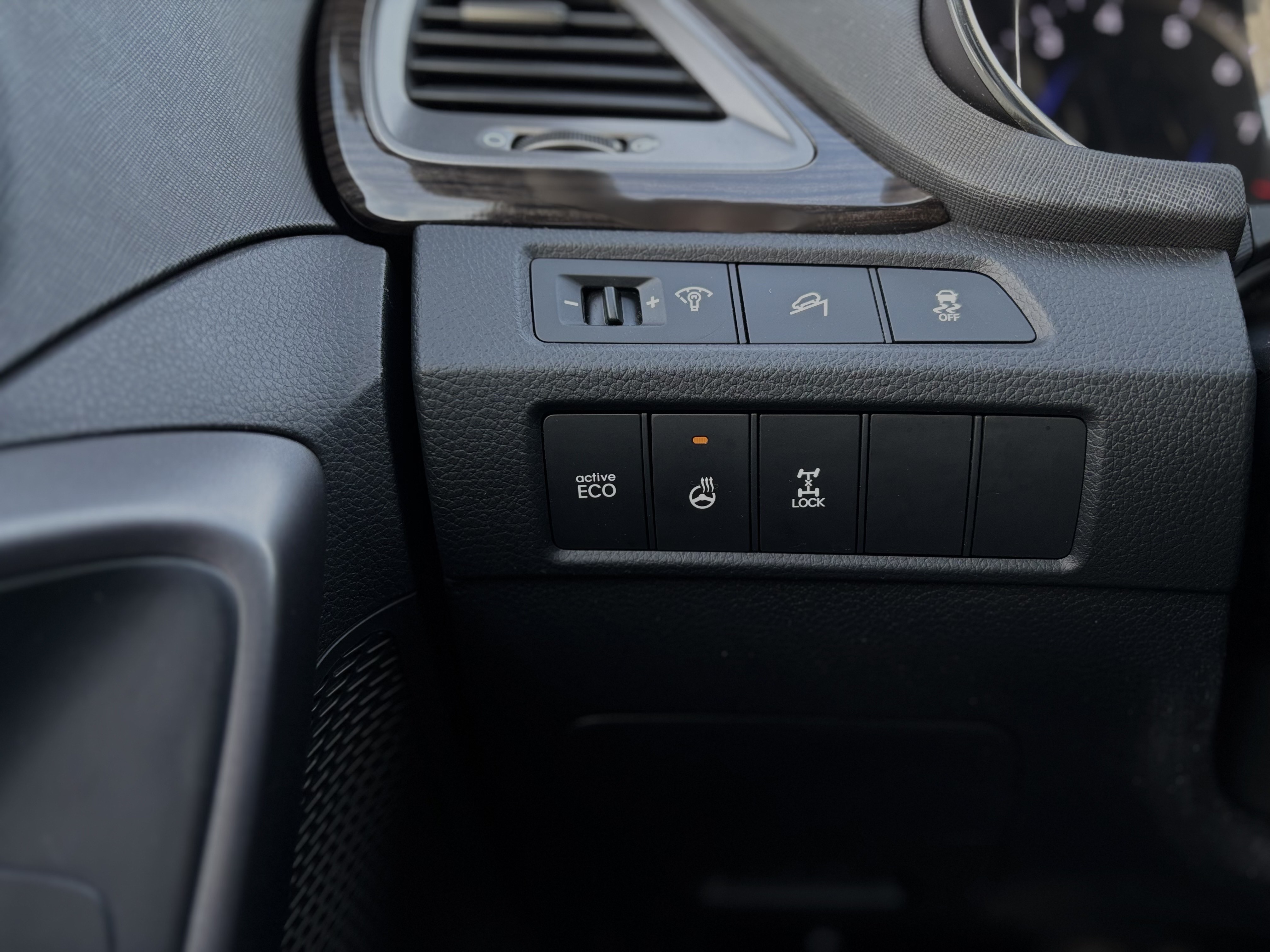 /canwestautoinc/2013-Hyundai-SantaFe-6867263173499729.jpg