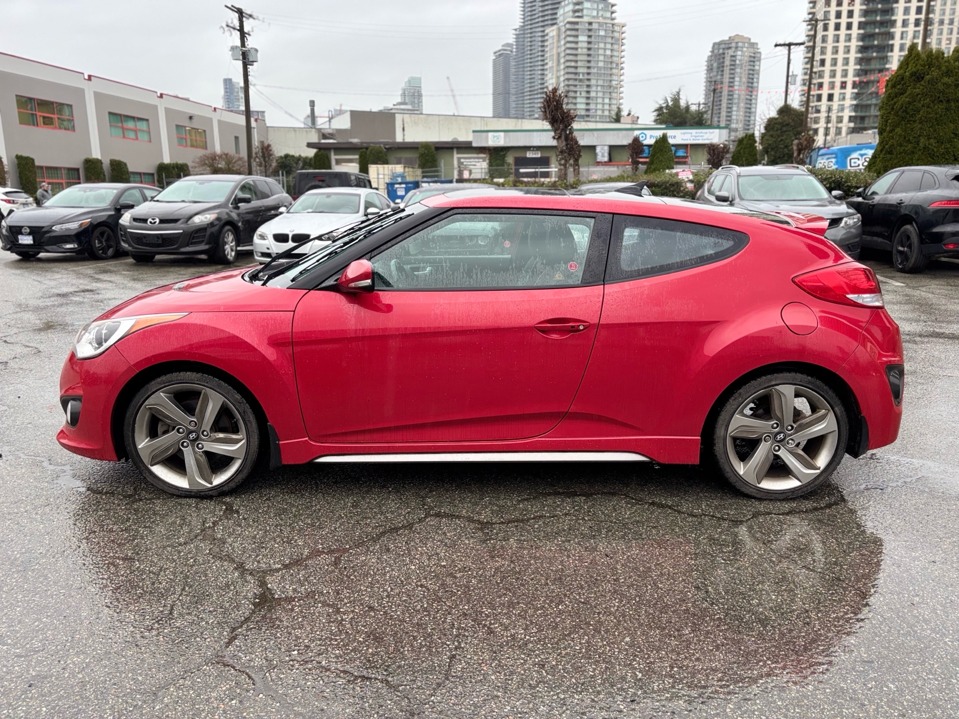 /canwestautoinc/2013-Hyundai-Veloster-6995398638094055.jpg