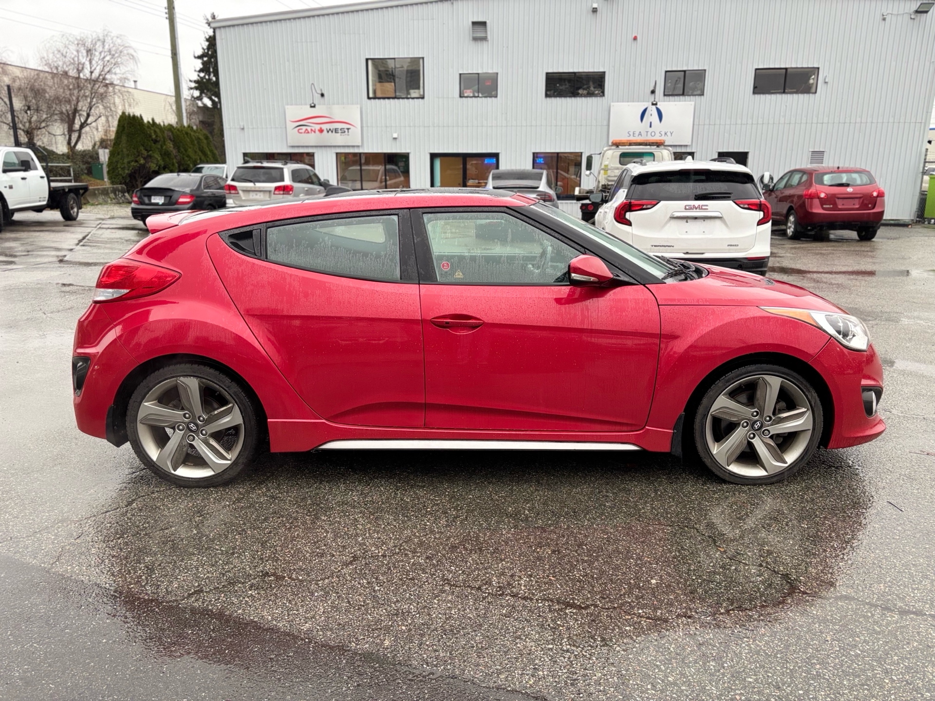 /canwestautoinc/2013-Hyundai-Veloster-8861875667613157.jpg