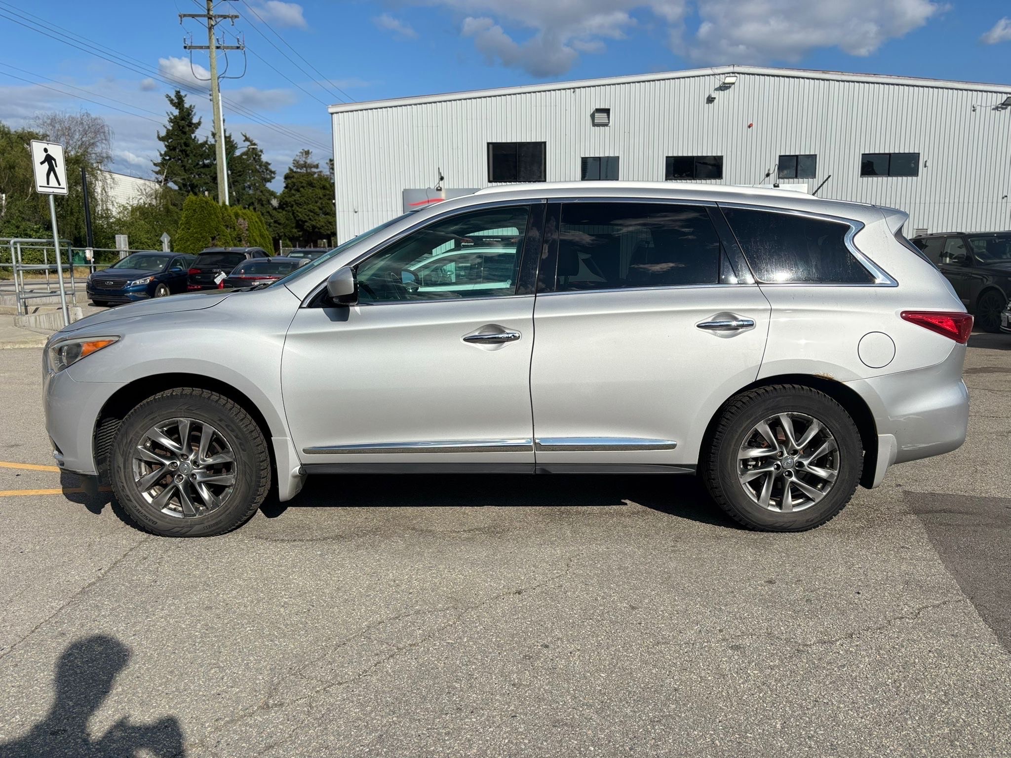 /canwestautoinc/2013-INFINITI-JX35-9886806140006077.jpg