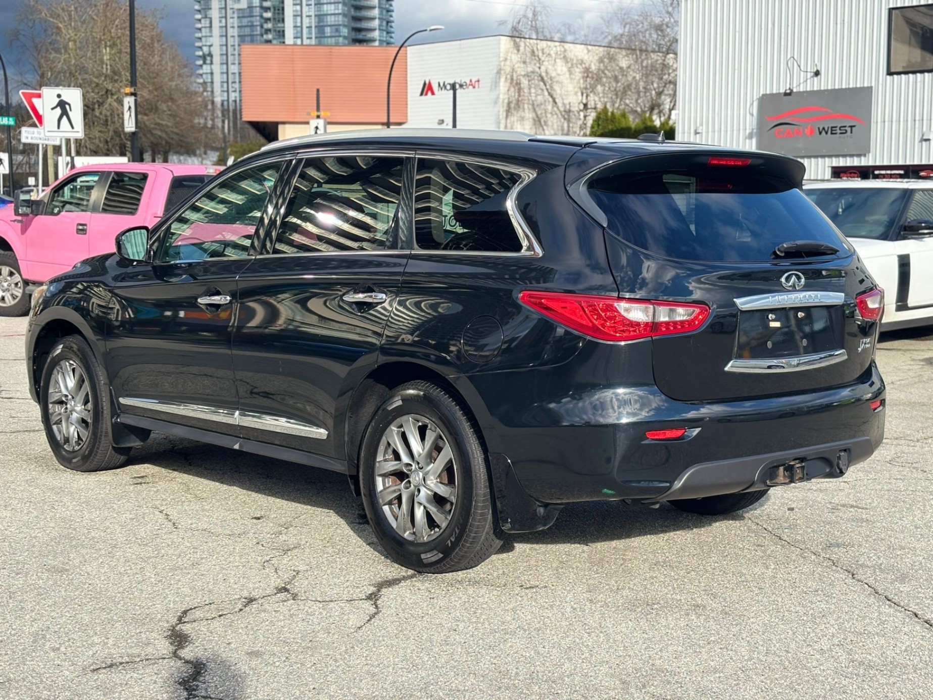 /canwestautoinc/2013-Infiniti-JX35-5915185456302445.jpg