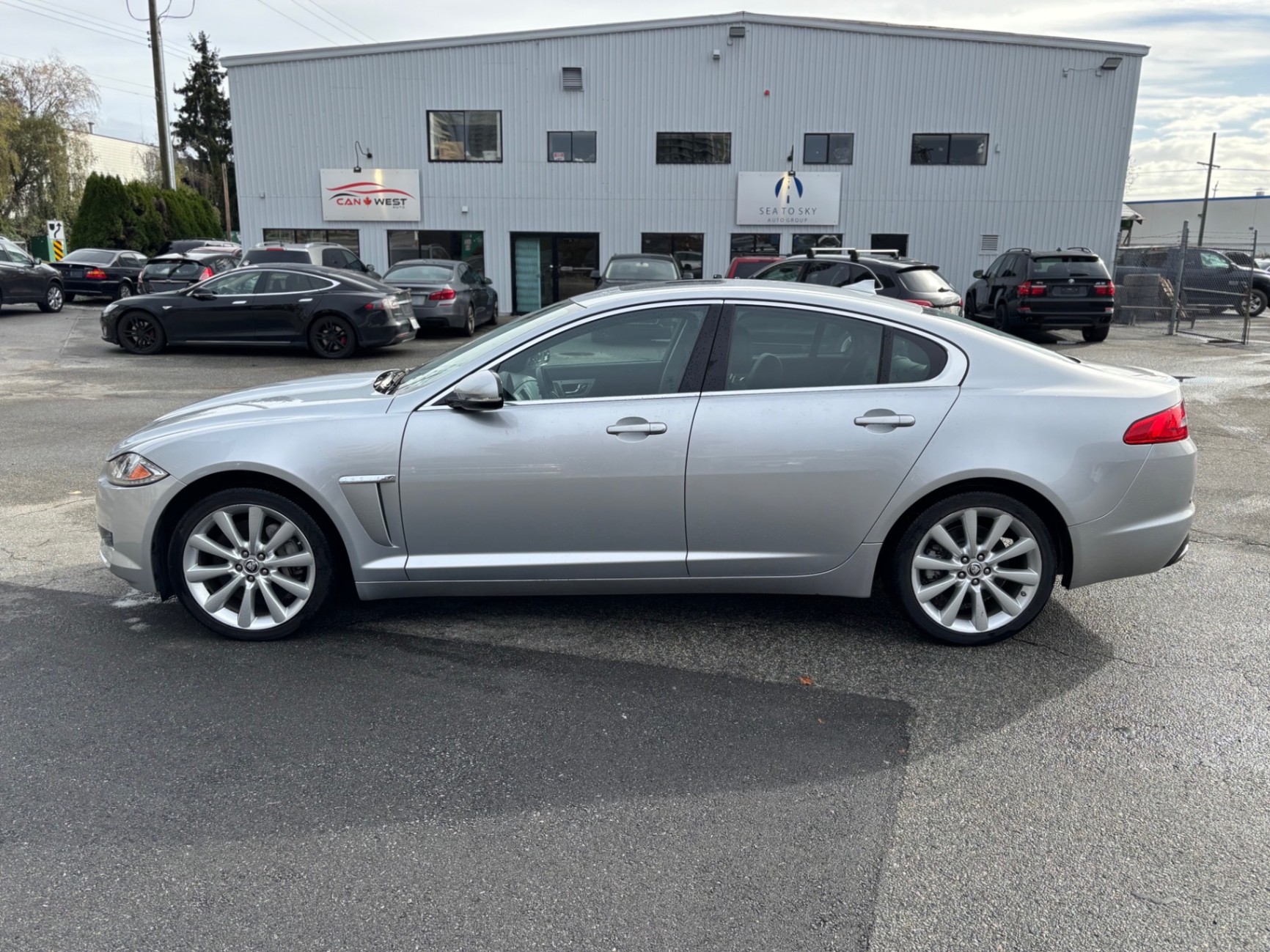 /canwestautoinc/2013-Jaguar-XF-06650263902513931.jpg