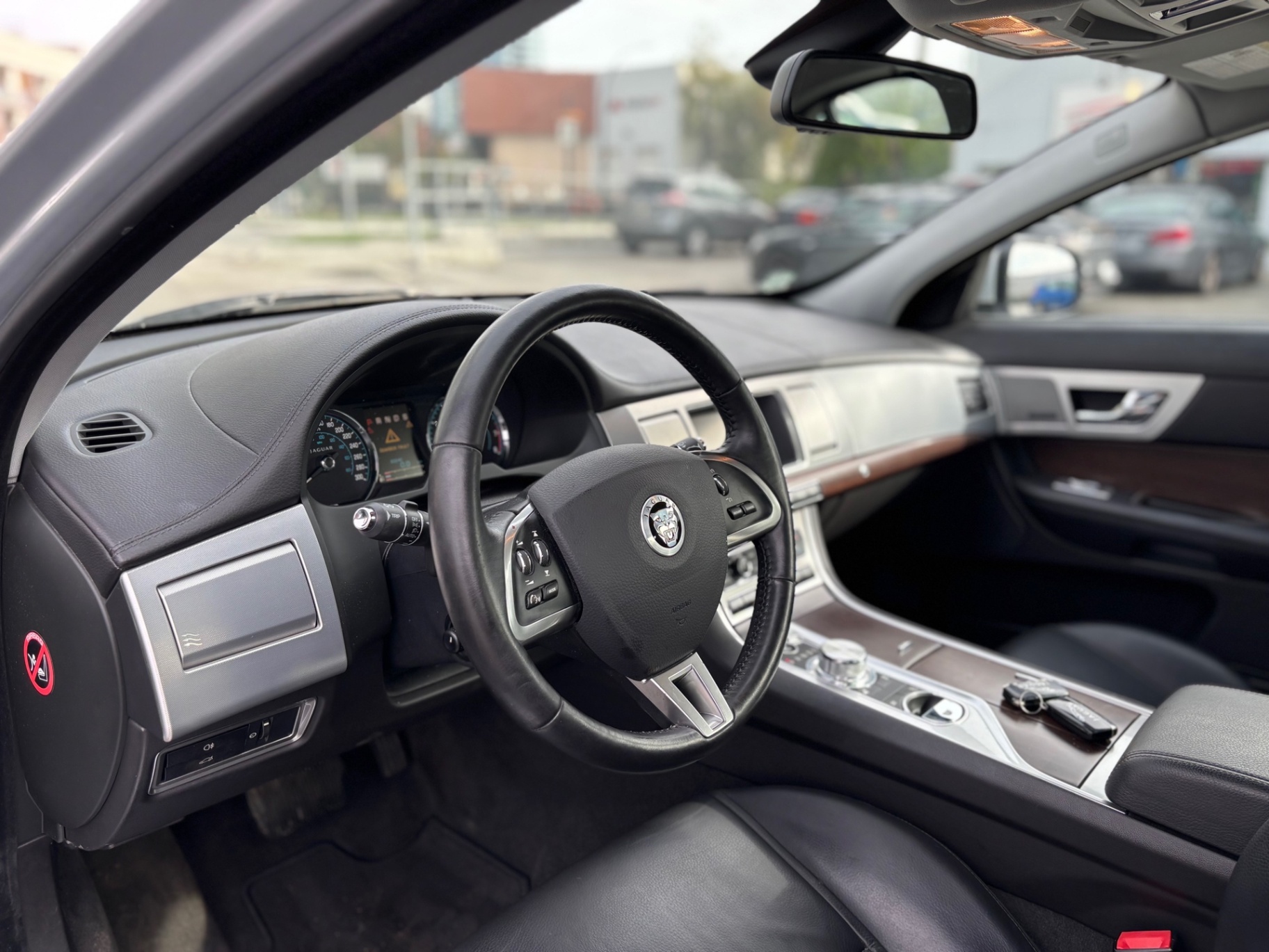 /canwestautoinc/2013-Jaguar-XF-45591674401560955.jpg