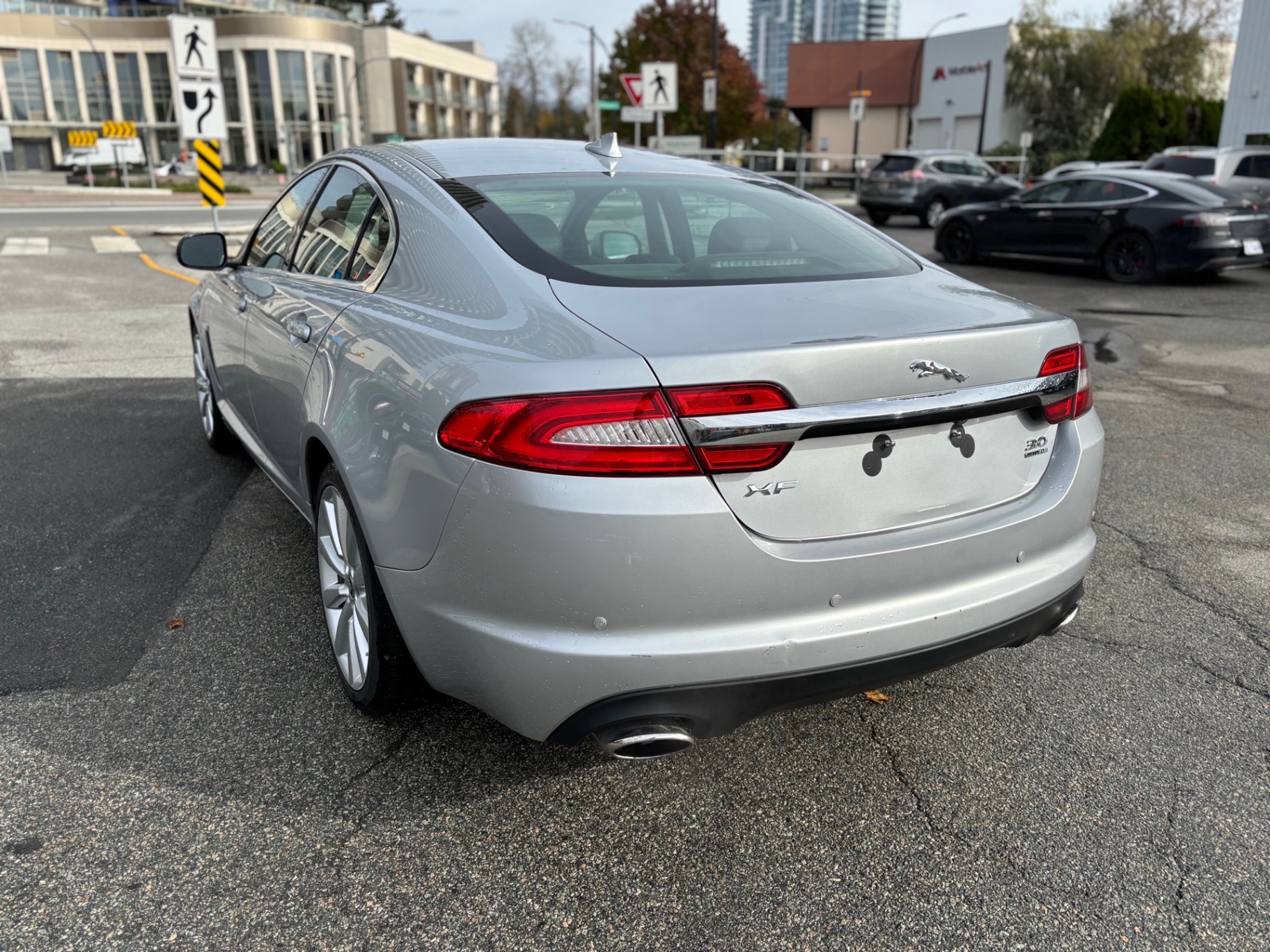 /canwestautoinc/2013-Jaguar-XF-4610836000167873.jpg