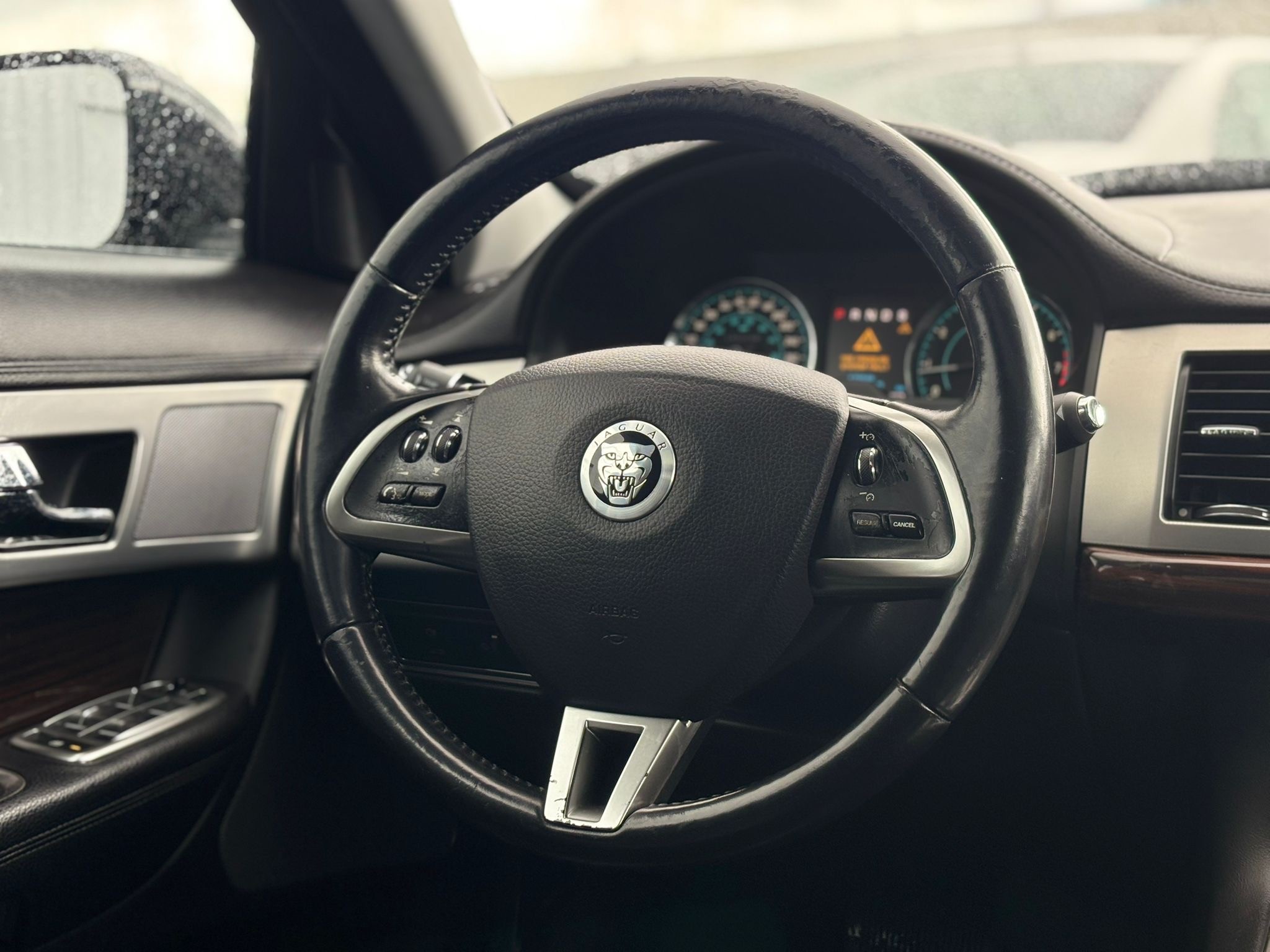 /canwestautoinc/2013-Jaguar-XF-9241824254359257.jpg