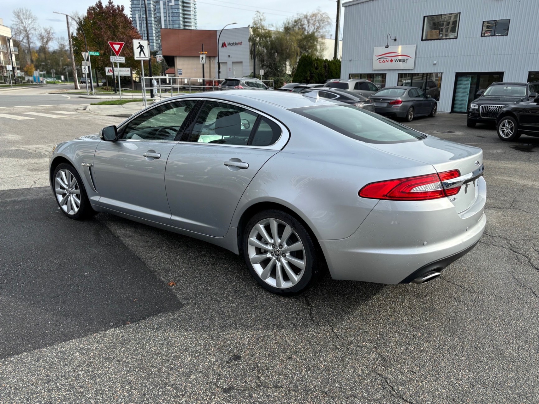 /canwestautoinc/2013-Jaguar-XF-9547436170573957.jpg