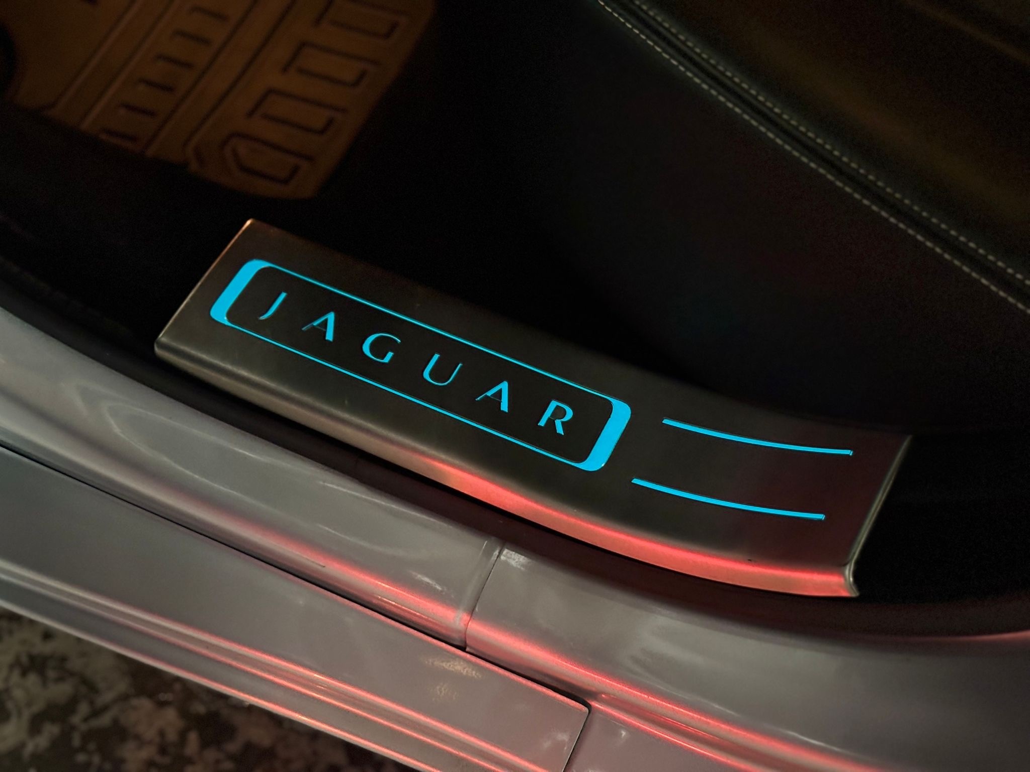 /canwestautoinc/2013-Jaguar-XJ-29478208647338433.jpg
