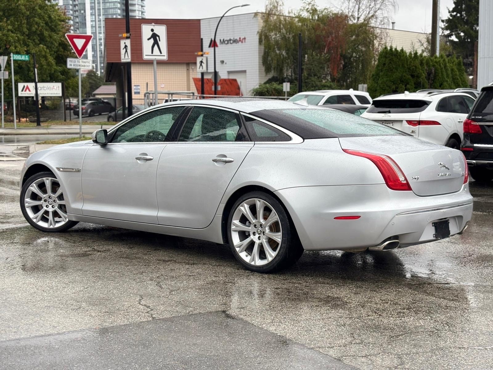 /canwestautoinc/2013-Jaguar-XJ-7575393747449295.jpg