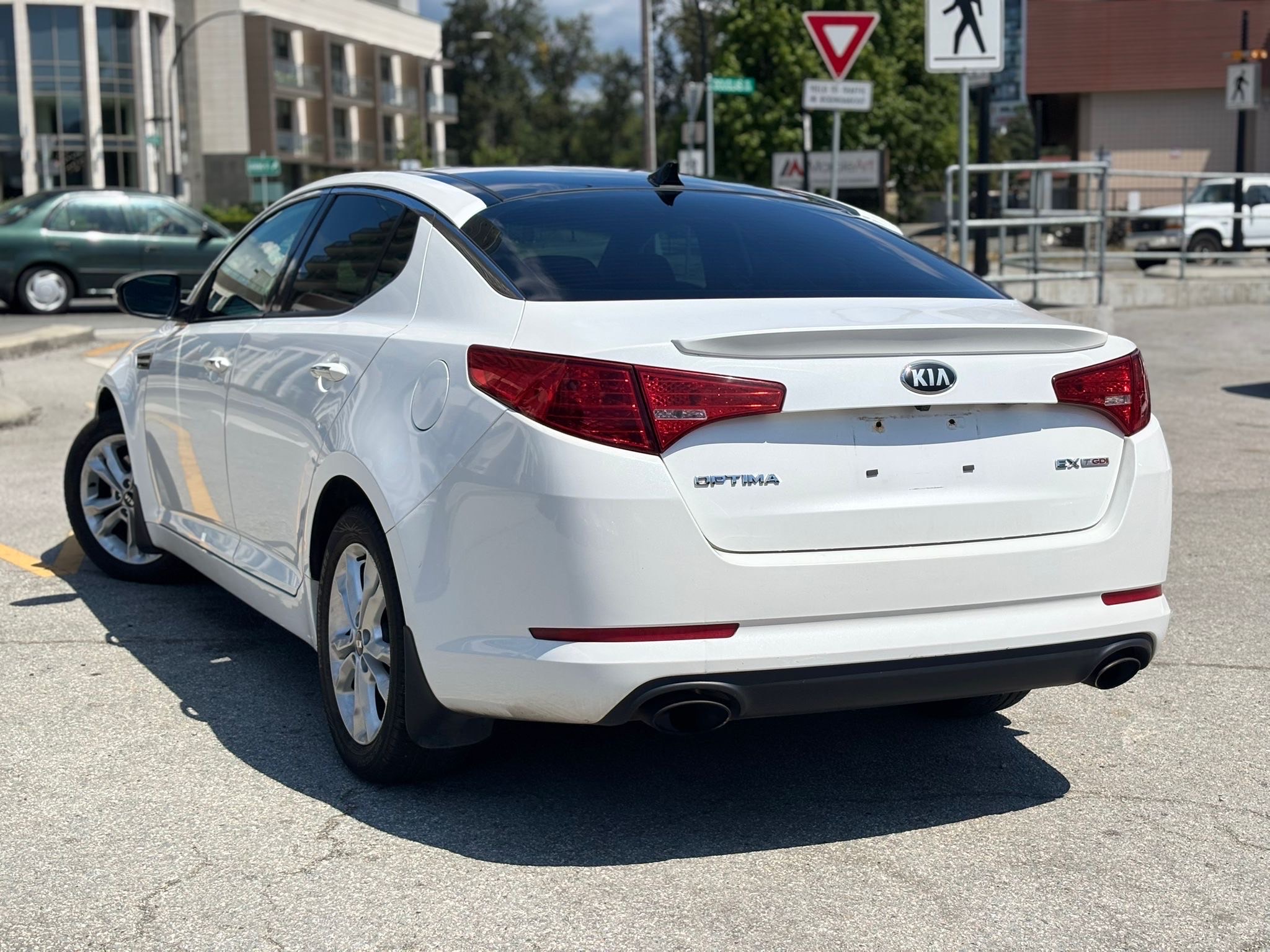 /canwestautoinc/2013-Kia-Optima-1489532651872969.jpg