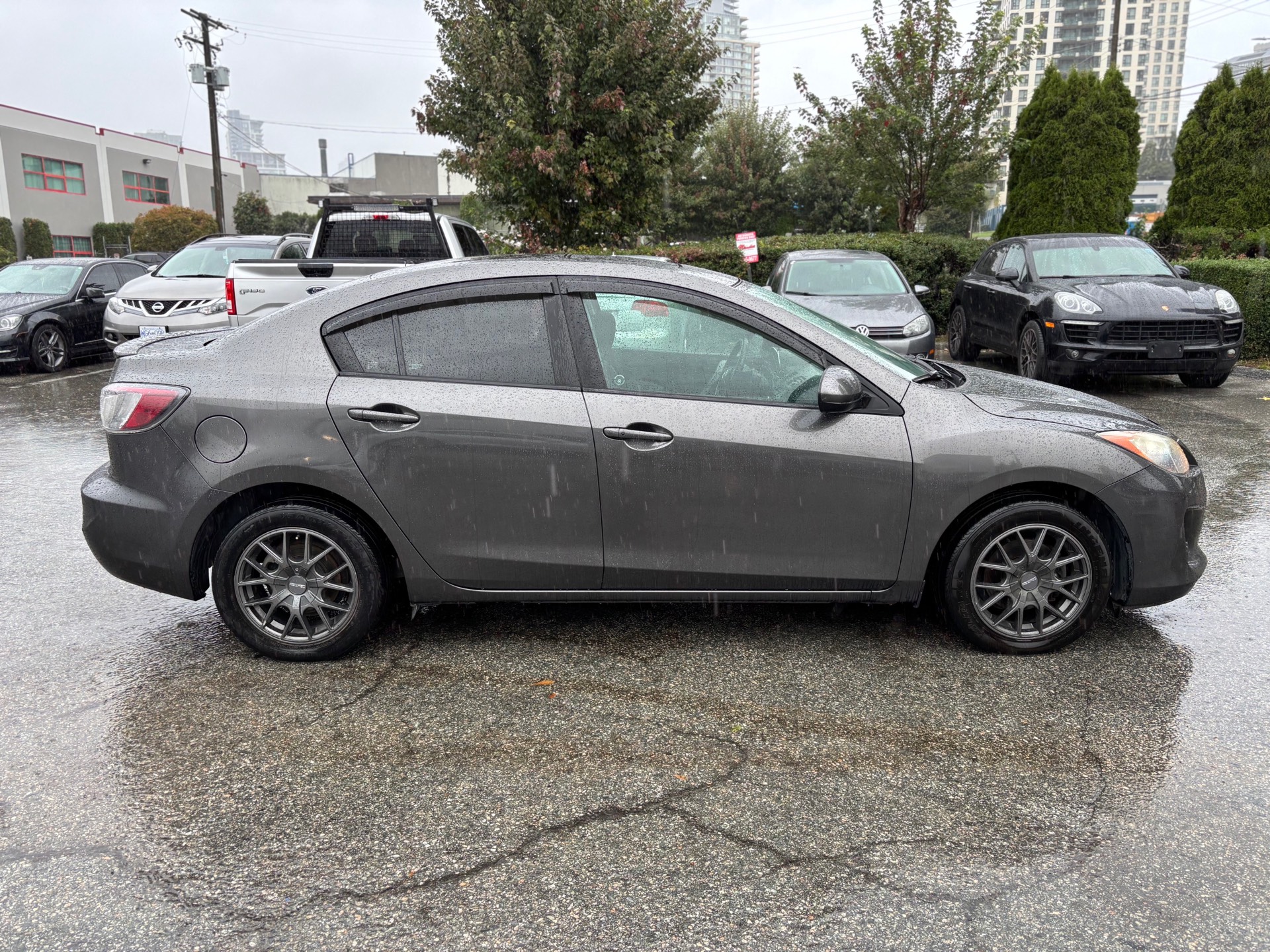 /canwestautoinc/2013-Mazda-Mazda3-5423149974032273.jpg