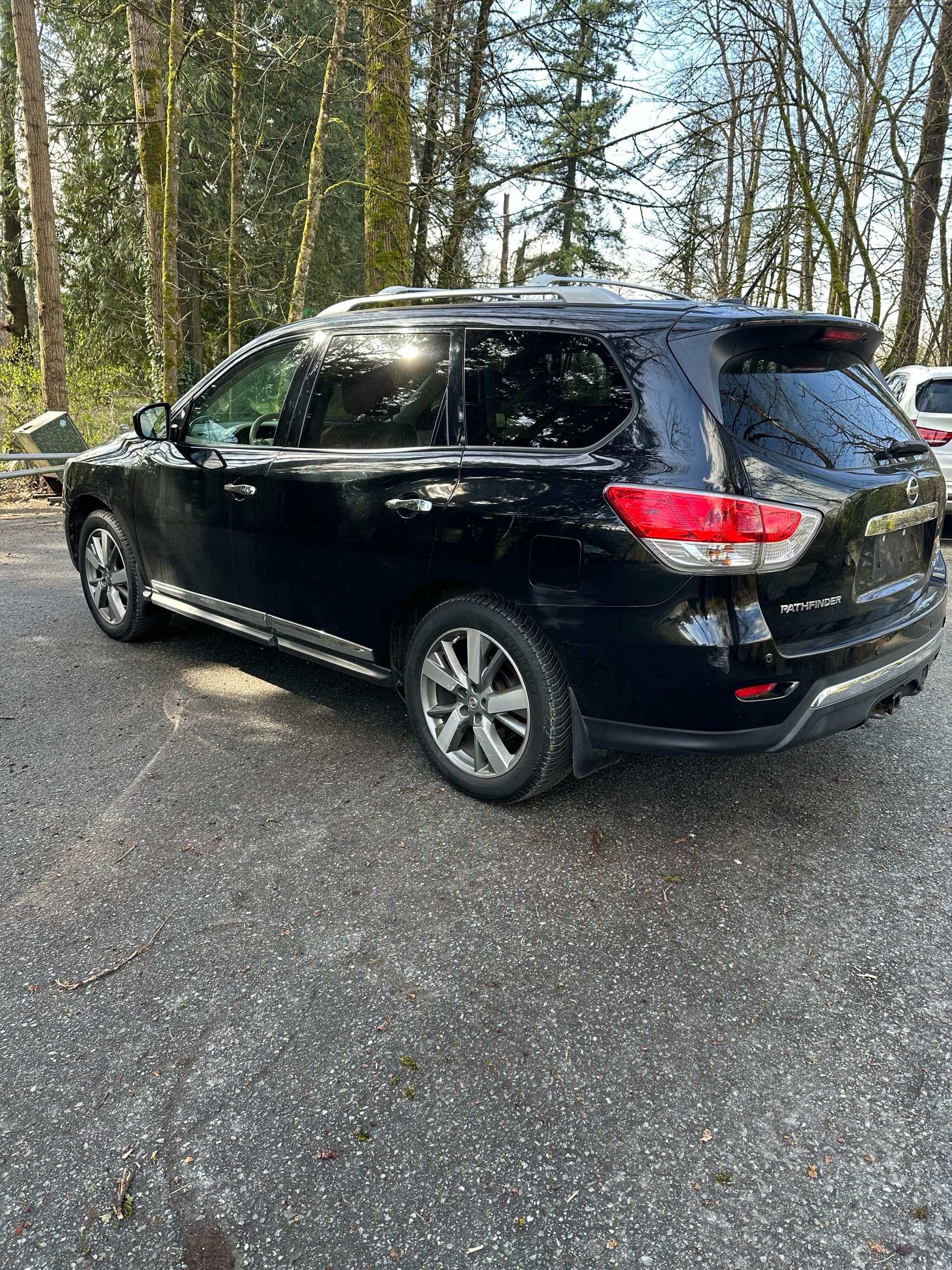 /canwestautoinc/2013-Nissan-Pathfinder-3460179338982736.jpg