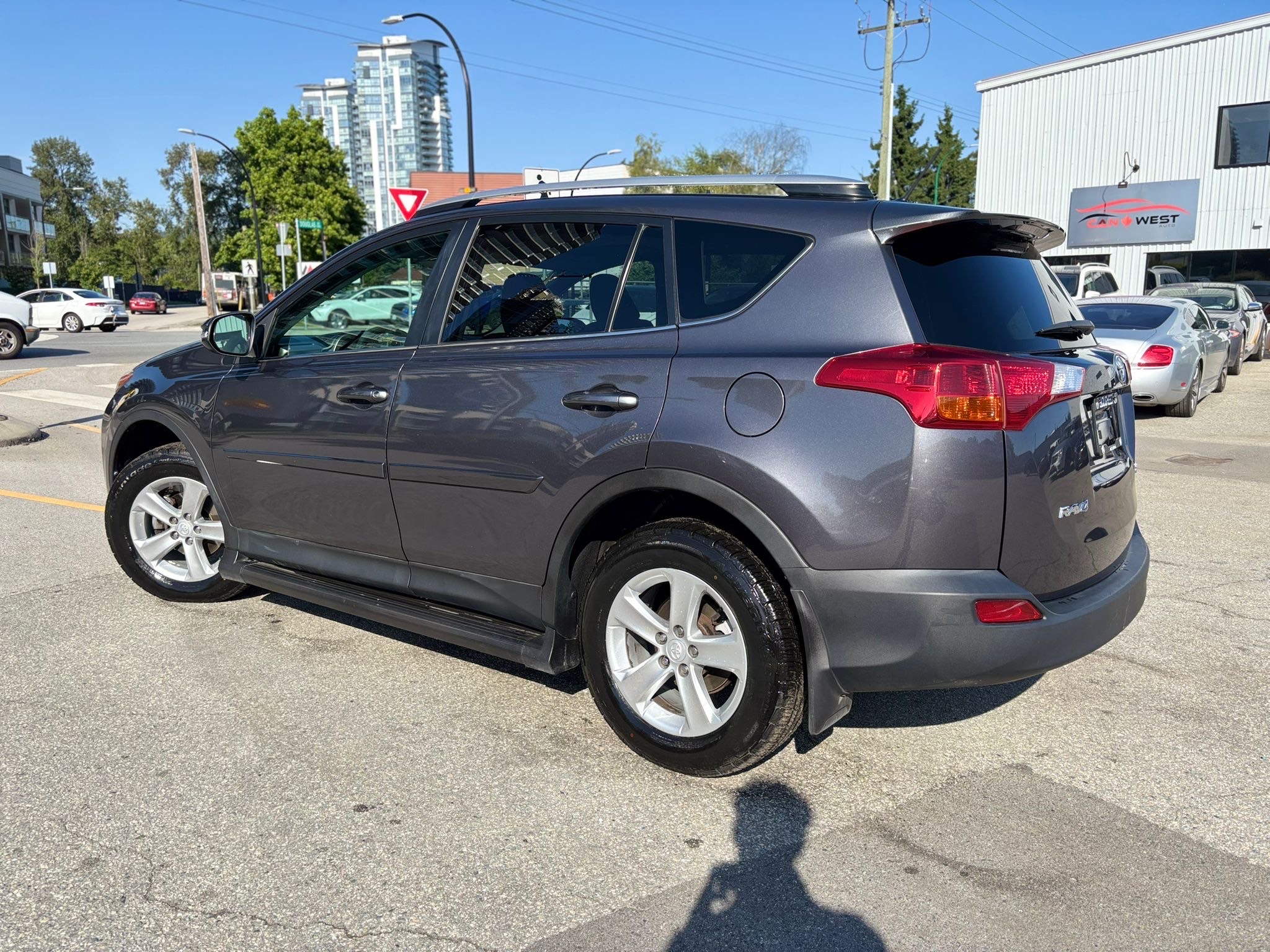 /canwestautoinc/2013-Toyota-RAV4-956454042916572.jpg