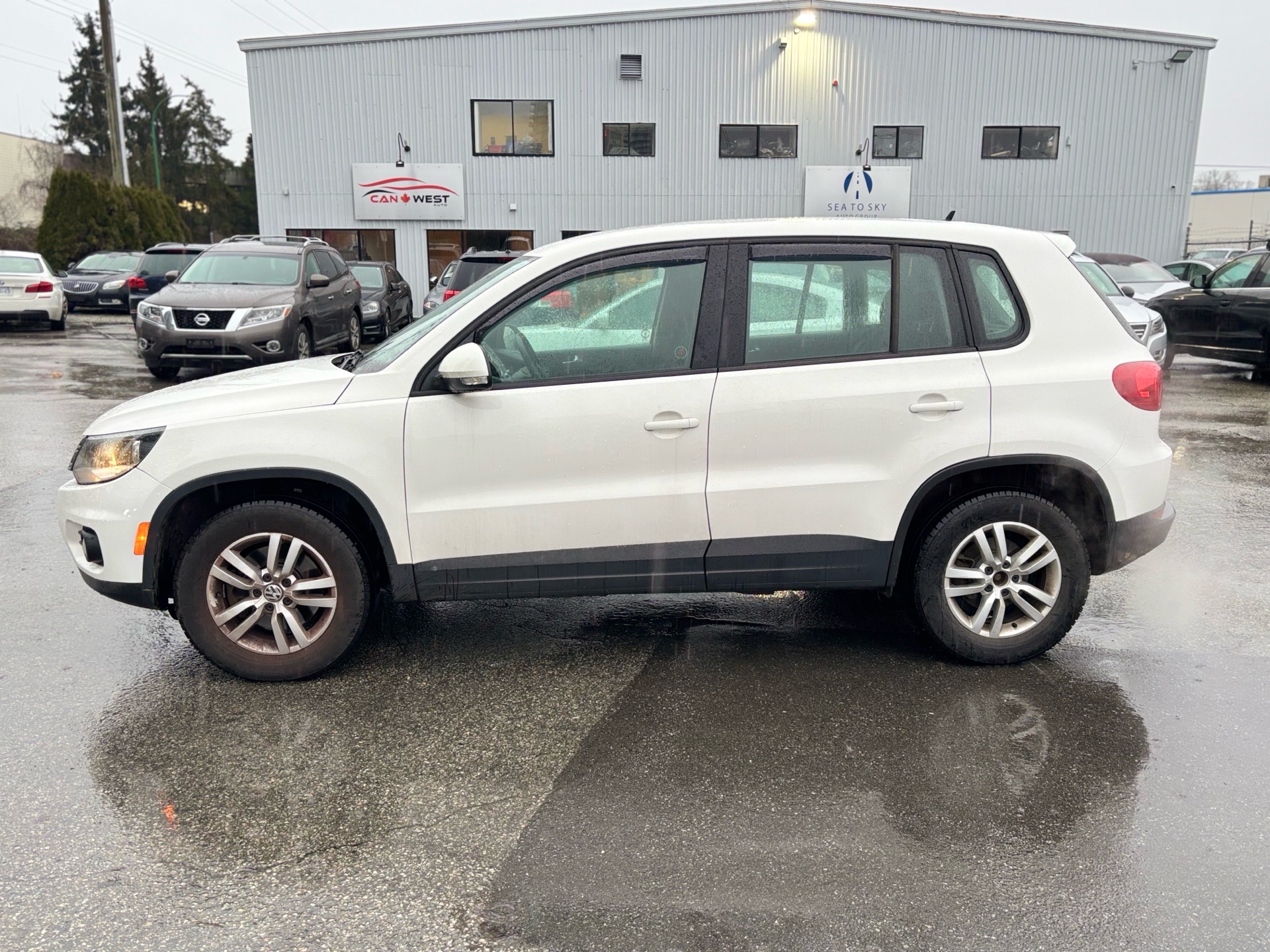 /canwestautoinc/2013-Volkswagen-Tiguan-35720417096453083.jpg