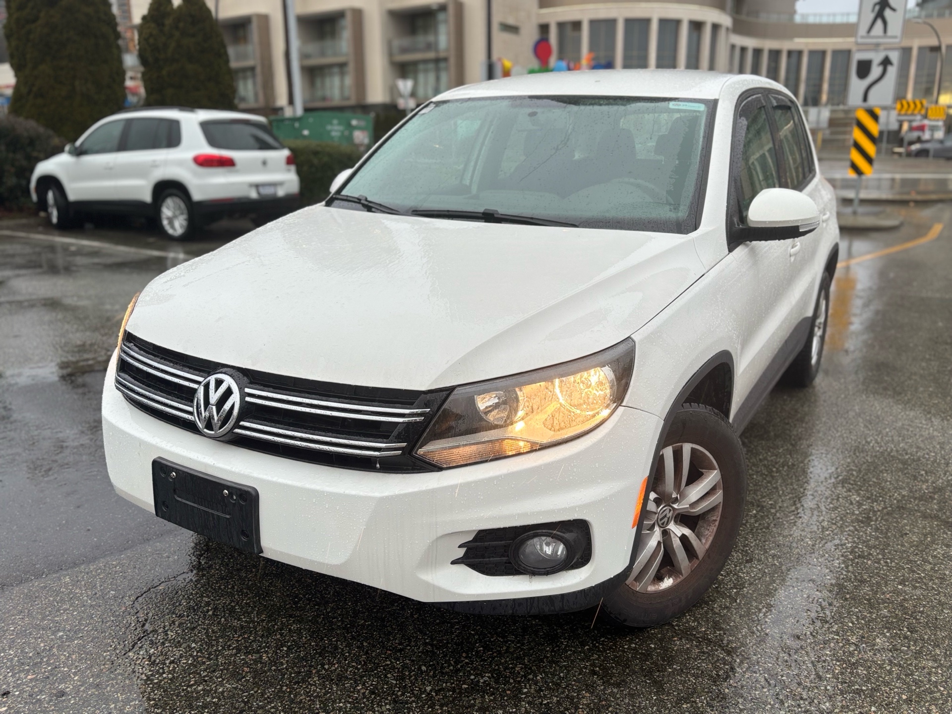 /canwestautoinc/2013-Volkswagen-Tiguan-7912552100563621.jpg