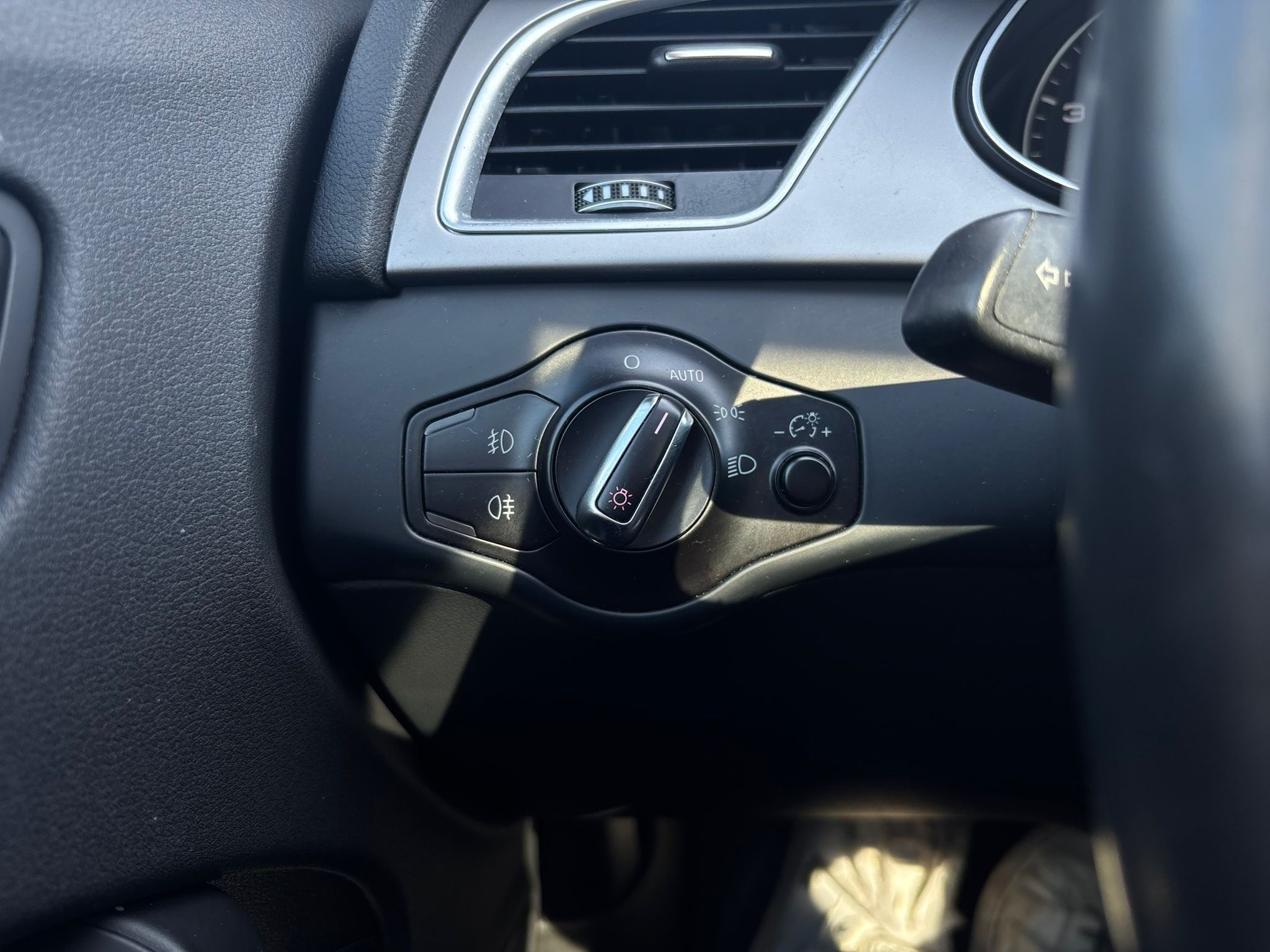 /canwestautoinc/2014-Audi-A4-06355054867686105.jpg