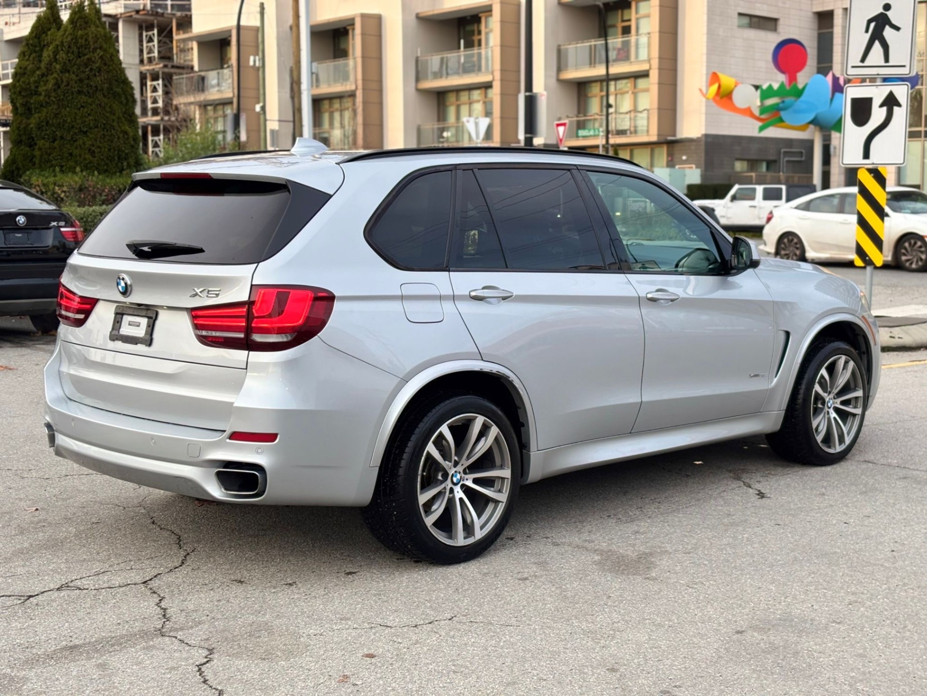 /canwestautoinc/2014-BMW-X5-028922475049665497.jpg