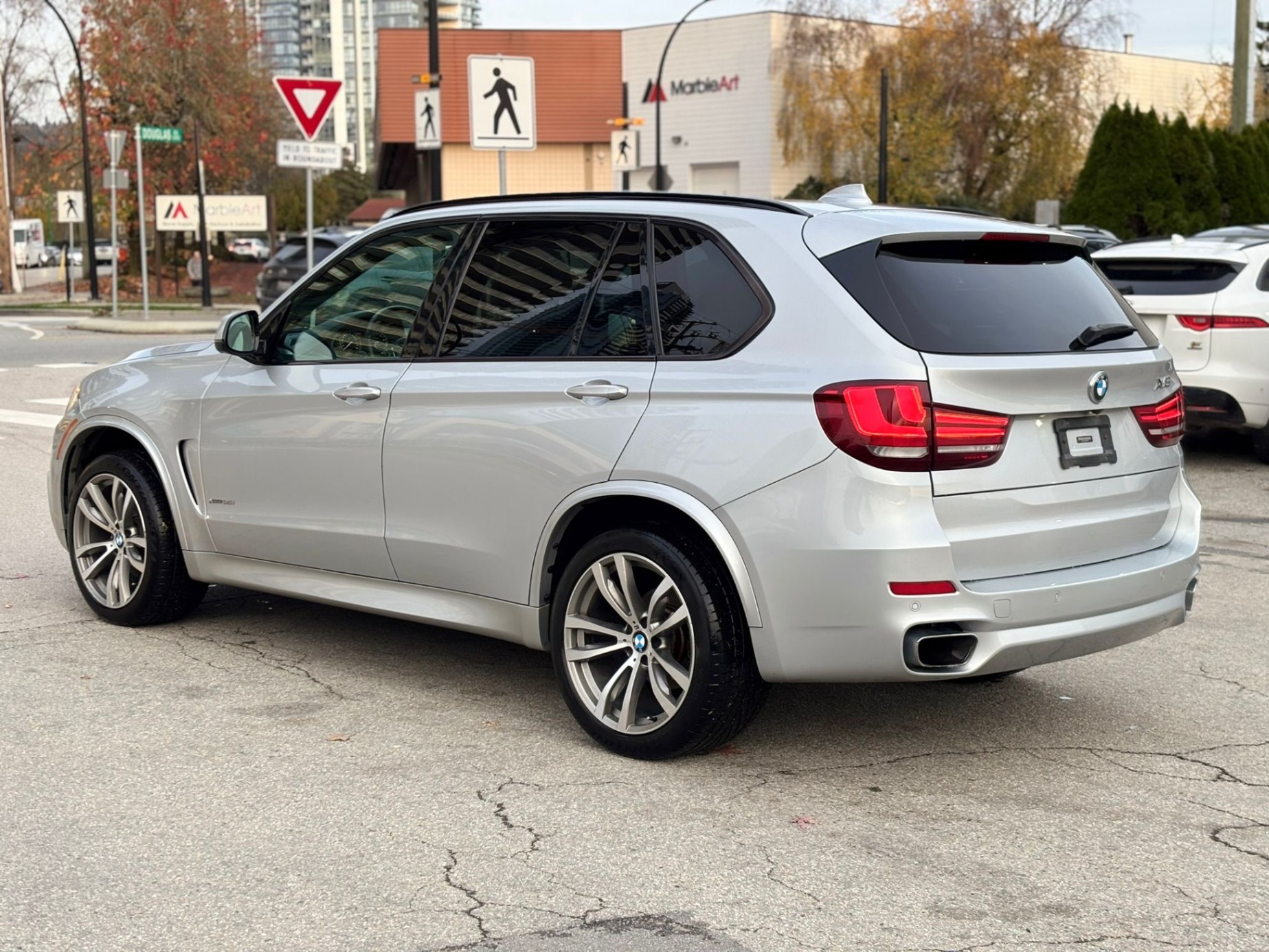 /canwestautoinc/2014-BMW-X5-1534728491829891.jpg