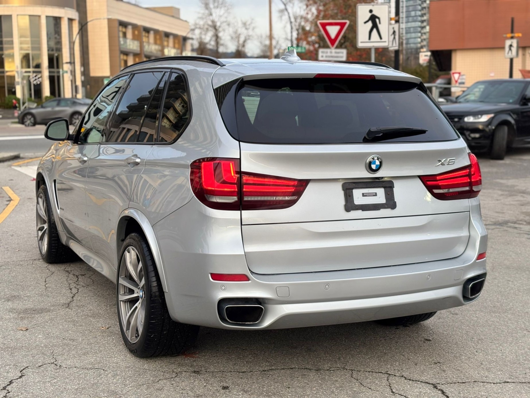 /canwestautoinc/2014-BMW-X5-5792227876262668.jpg