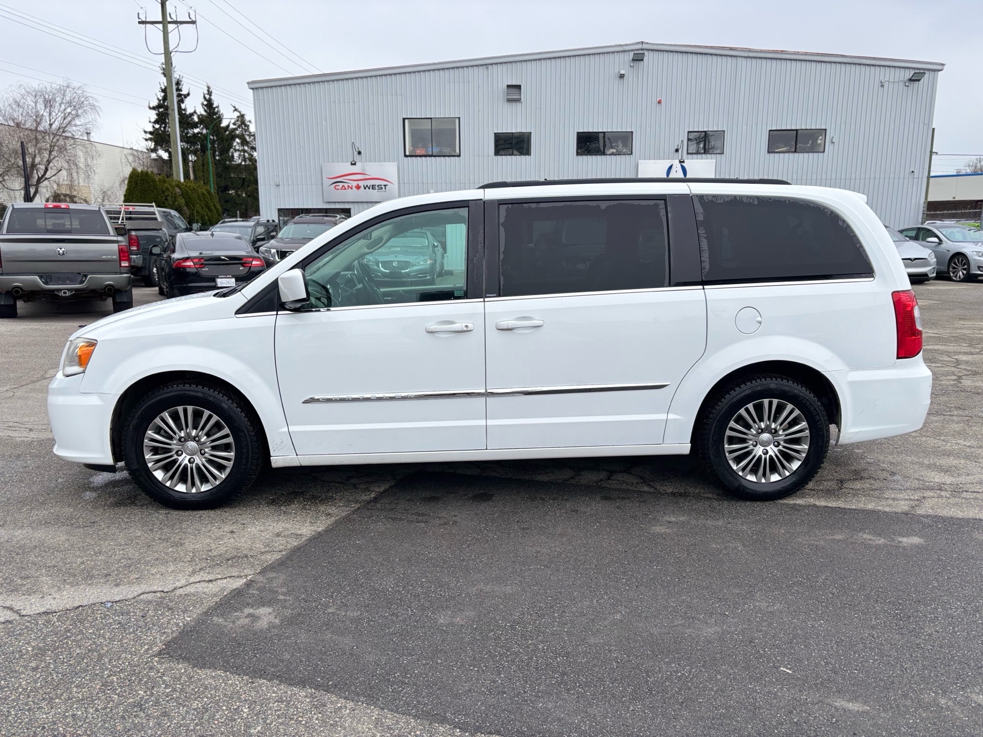/canwestautoinc/2014-Chrysler-Town&-020134081299879814.jpg