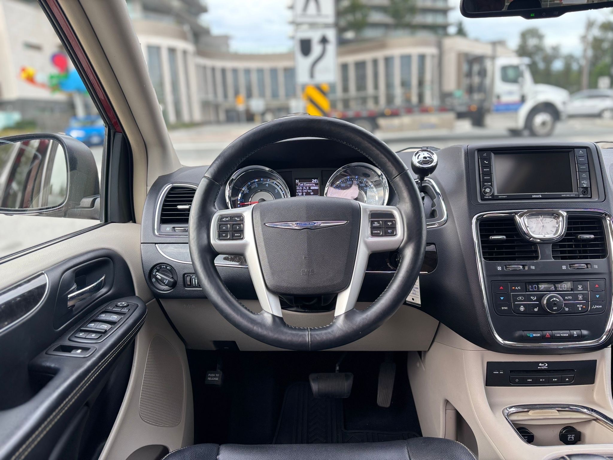 /canwestautoinc/2014-Chrysler-Town&-17658643617664538.jpg