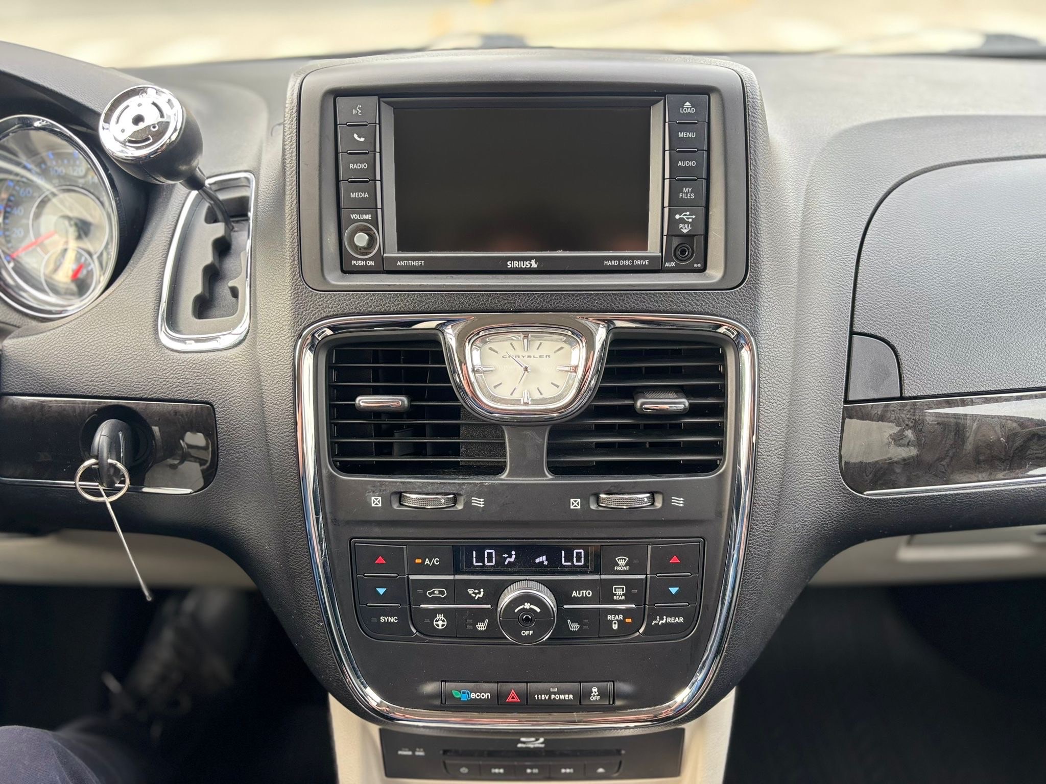 /canwestautoinc/2014-Chrysler-Town&-46363767283062307.jpg
