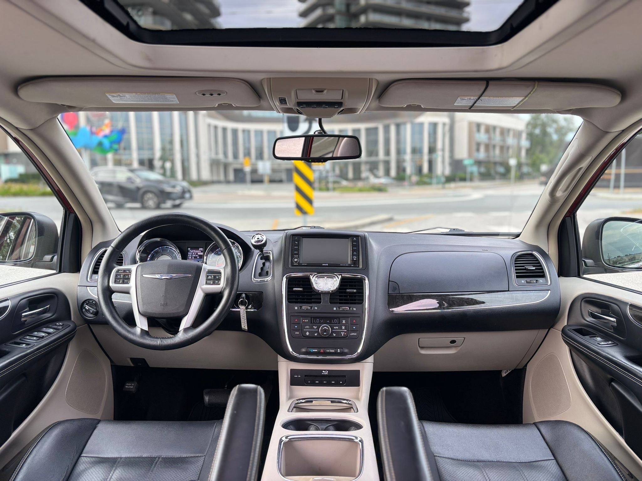 /canwestautoinc/2014-Chrysler-Town&-6978429731984286.jpg